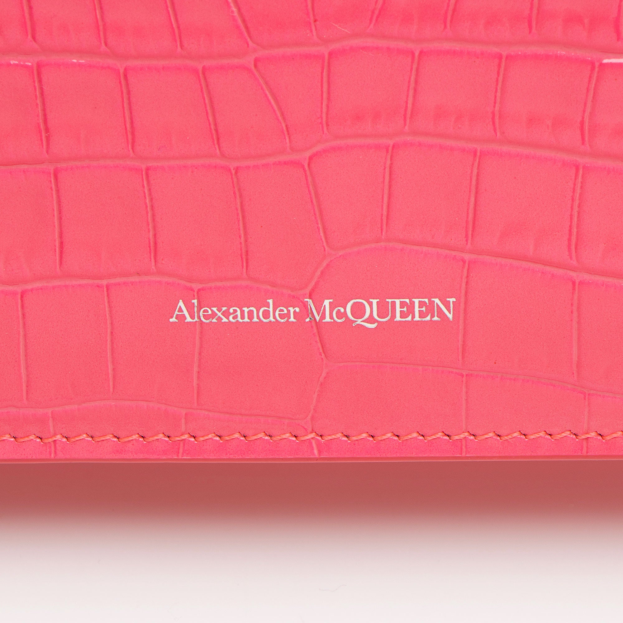 Alexander McQueen Croc Embossed Leather Skull Crossbody (SHF-IorP4u)