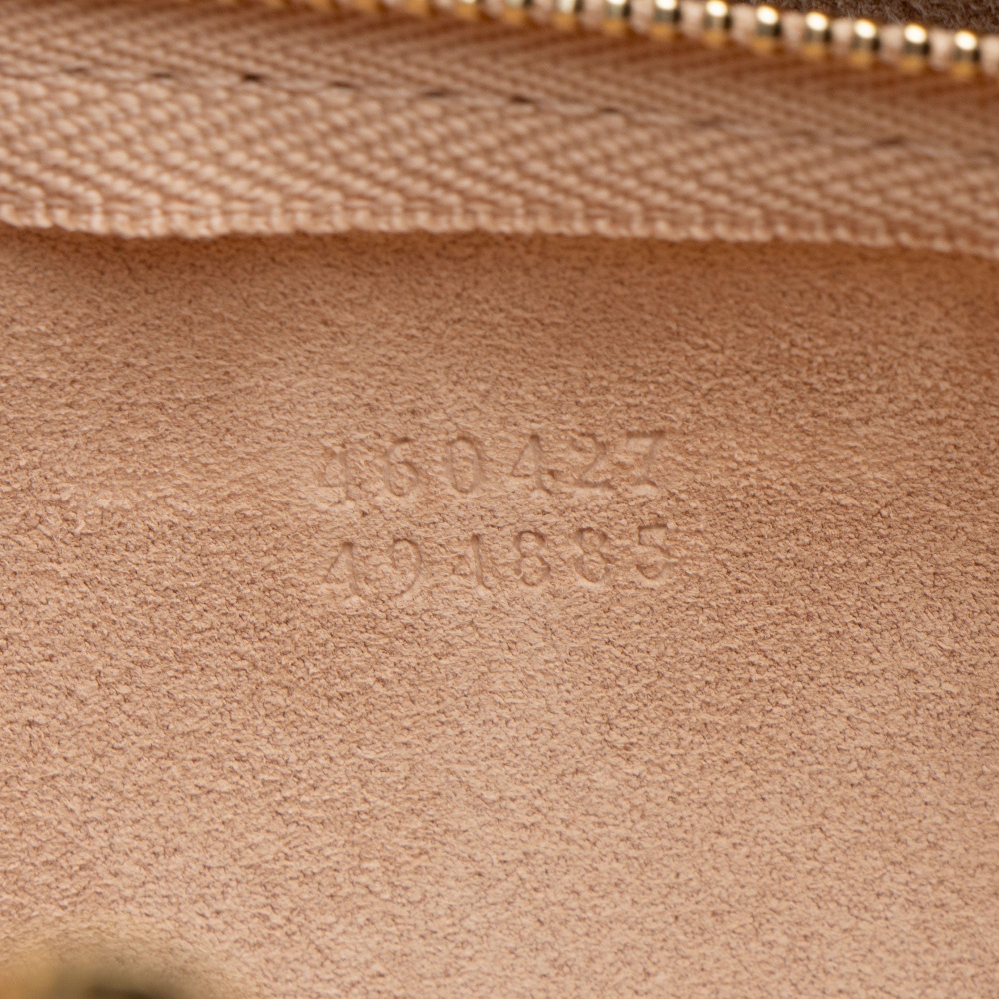 Alexander McQueen Croc Embossed Leather Skull Four-Ring Flat Clutch (SHF-av5Xyc)