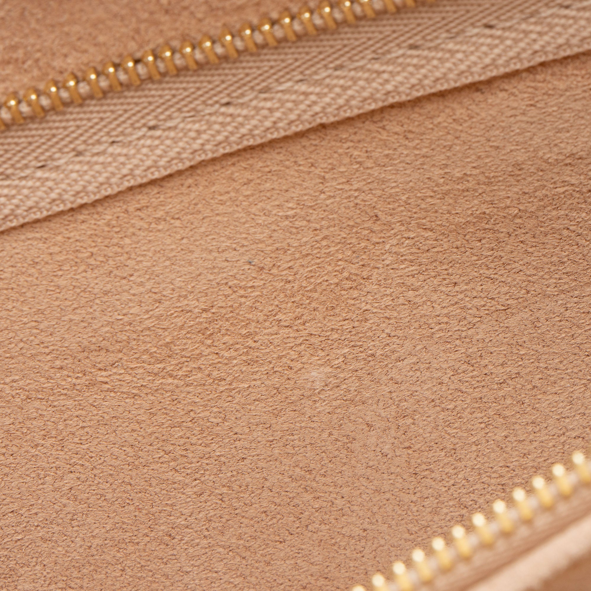 Alexander McQueen Croc Embossed Leather Skull Four-Ring Flat Clutch (SHF-av5Xyc)