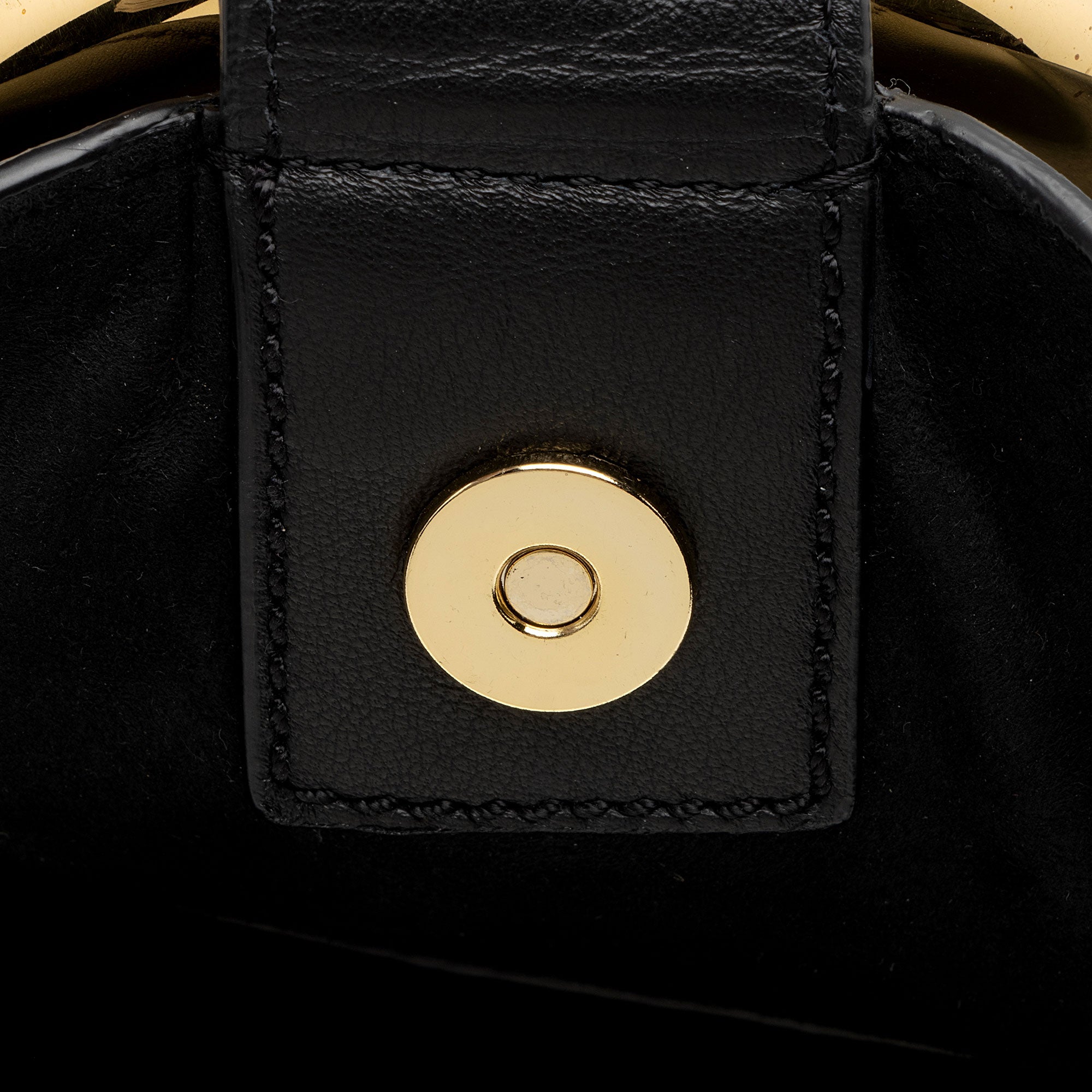 Alexander McQueen Leather Butterfly Shoulder Bag (SHF-sGBvnd)