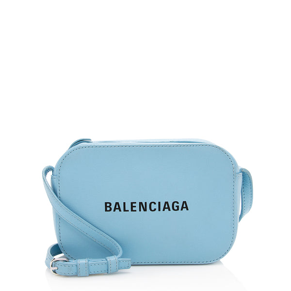 Balenciaga Calfskin Everyday XS Camera Bag (SHF-13607) – LuxeDH
