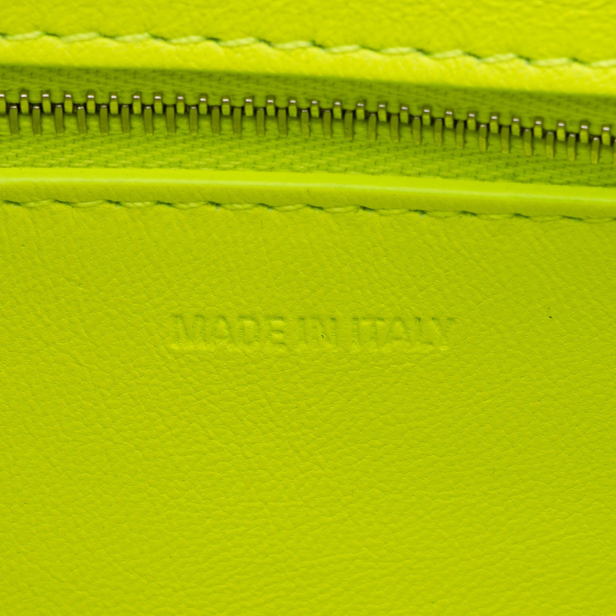 Balenciaga Croc Embossed Calfskin Downtown Small Shoulder Bag (SHF-k5auKT)