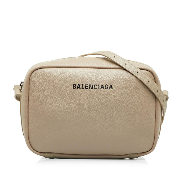 Balenciaga Medium Everyday Camera Bag (SHG-JDZMjW) – LuxeDH