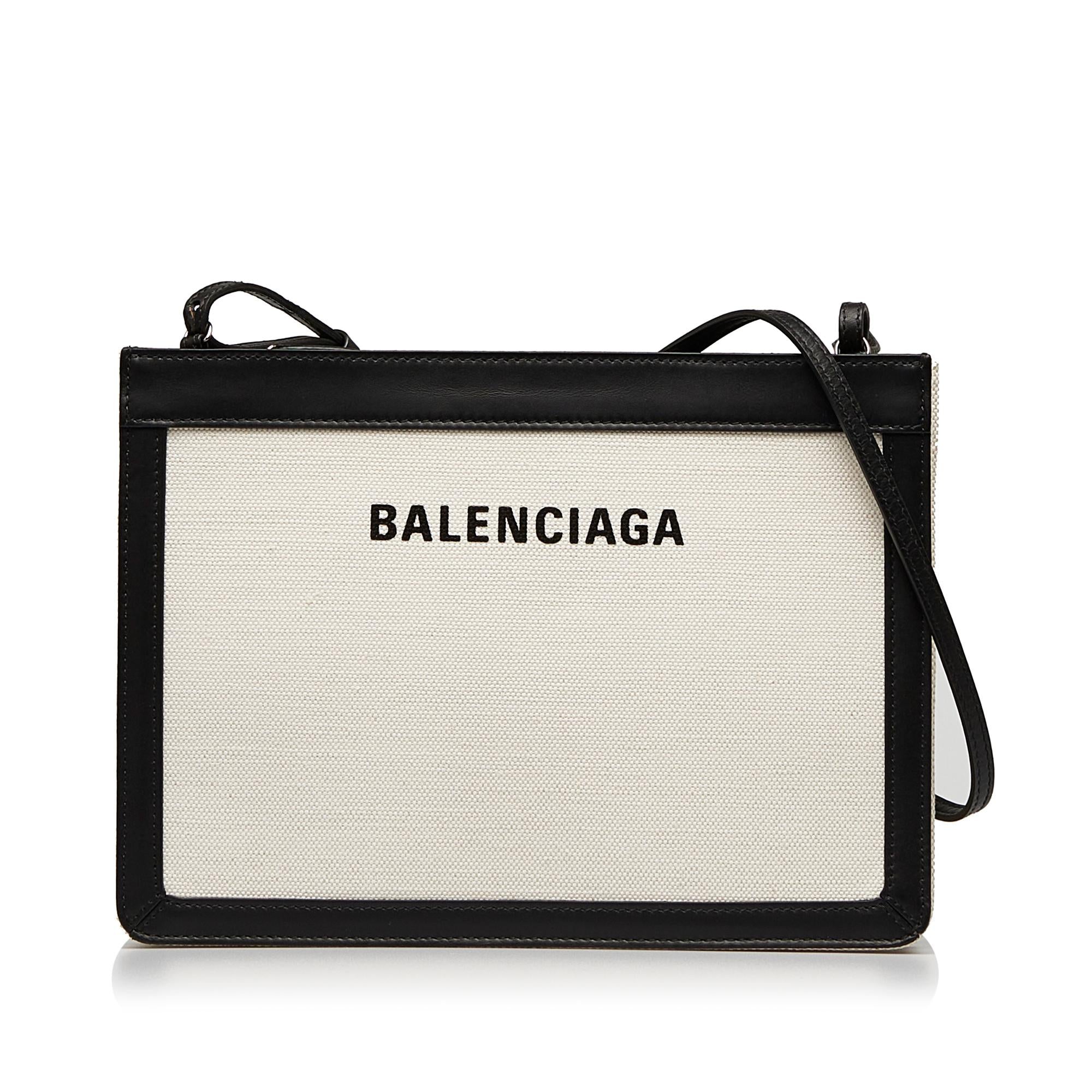 Balenciaga Navy Pochette M Crossbody (SHG-vvllwg)