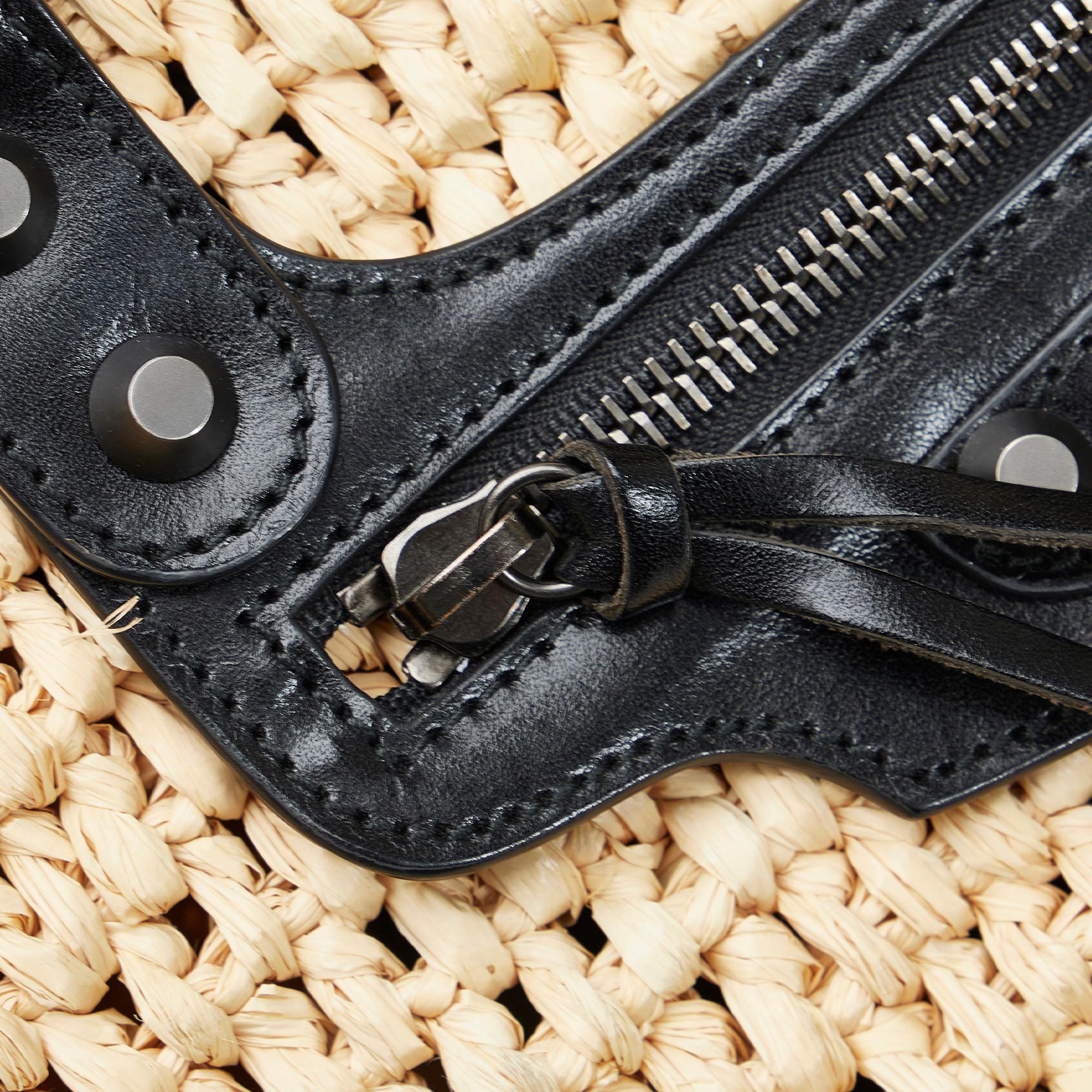 Balenciaga Panier Raffia Tote (SHG-00u0Ex)