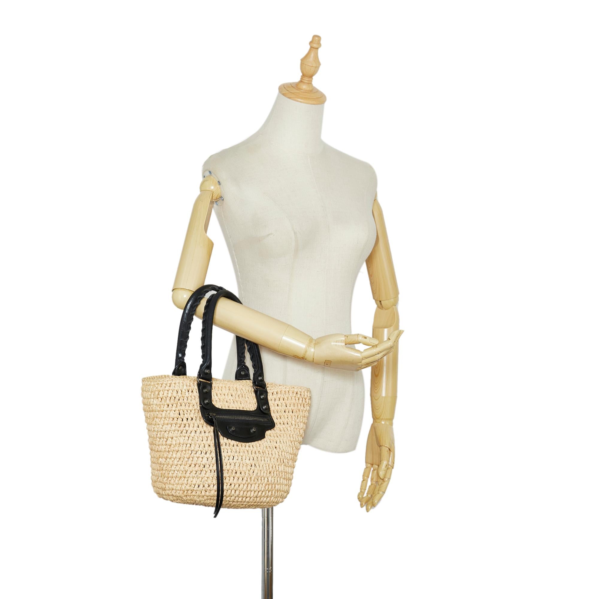 Balenciaga Panier Raffia Tote (SHG-00u0Ex)