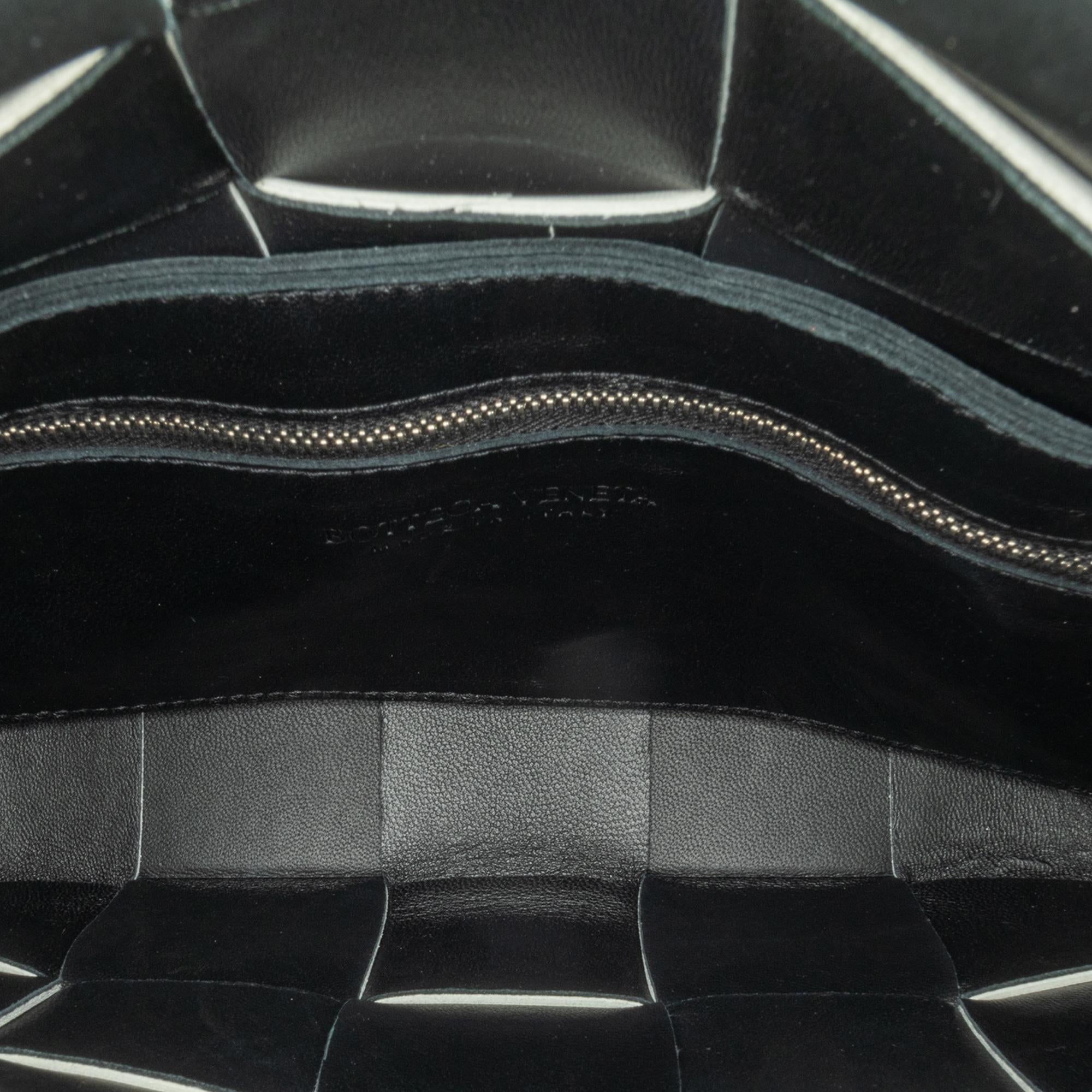 Bottega Veneta Calfskin Intrecciato Cassette Crossbody (SHG-F2bVdG)