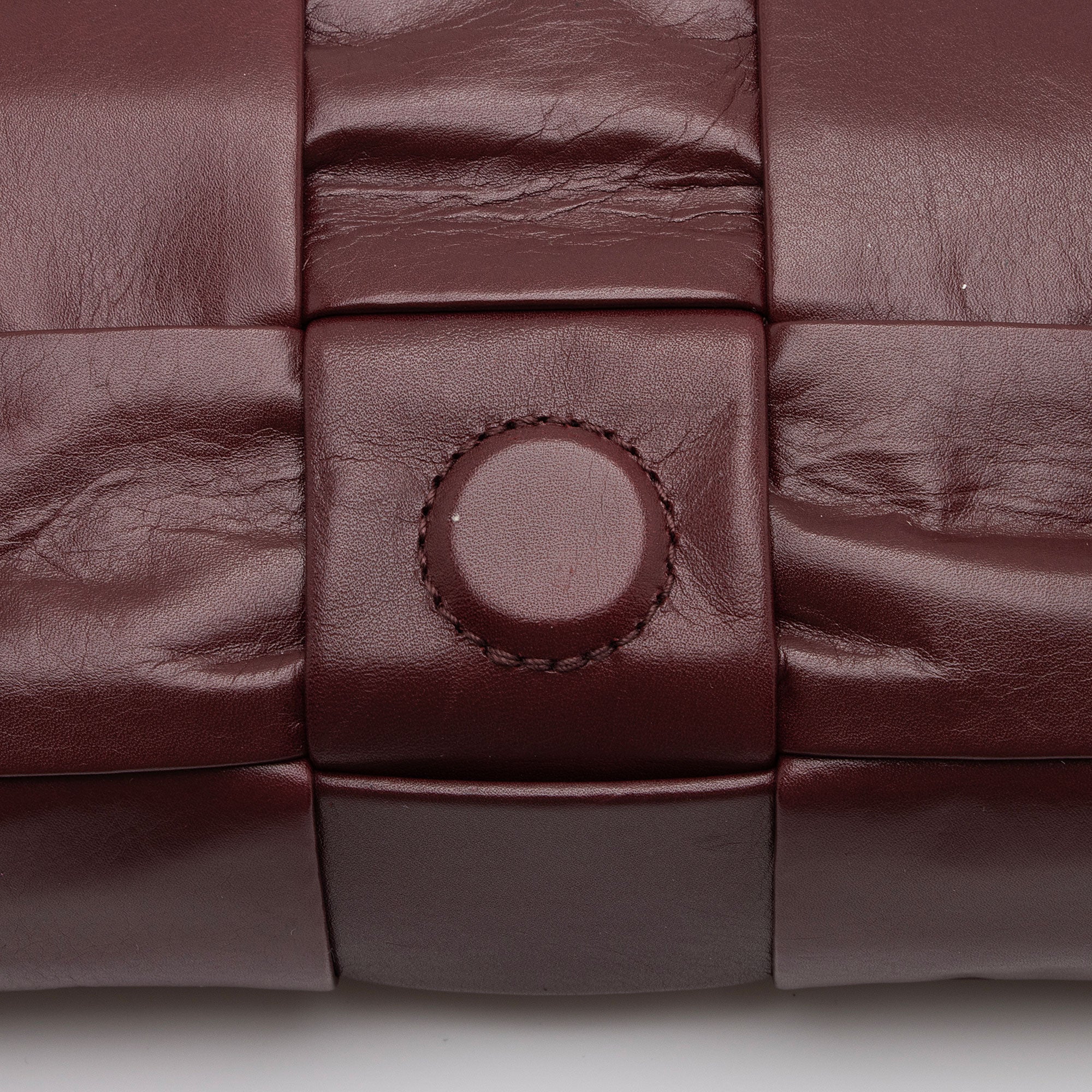 Bottega Veneta Distressed Calfskin Cassette Small Crossbody Bag (SHF-K6GzFo)