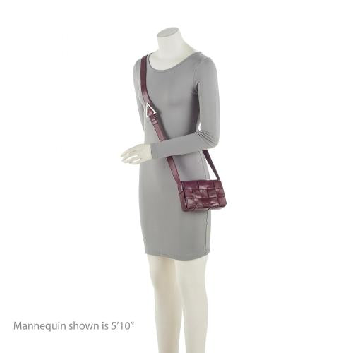 Bottega Veneta Distressed Calfskin Cassette Small Crossbody Bag (SHF-K6GzFo)