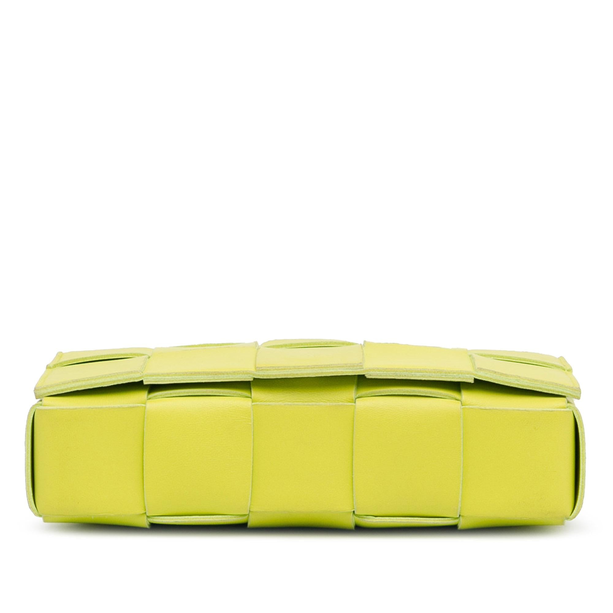 Bottega Veneta Intrecciato Cassette Crossbody (SHG-j1e6qW)