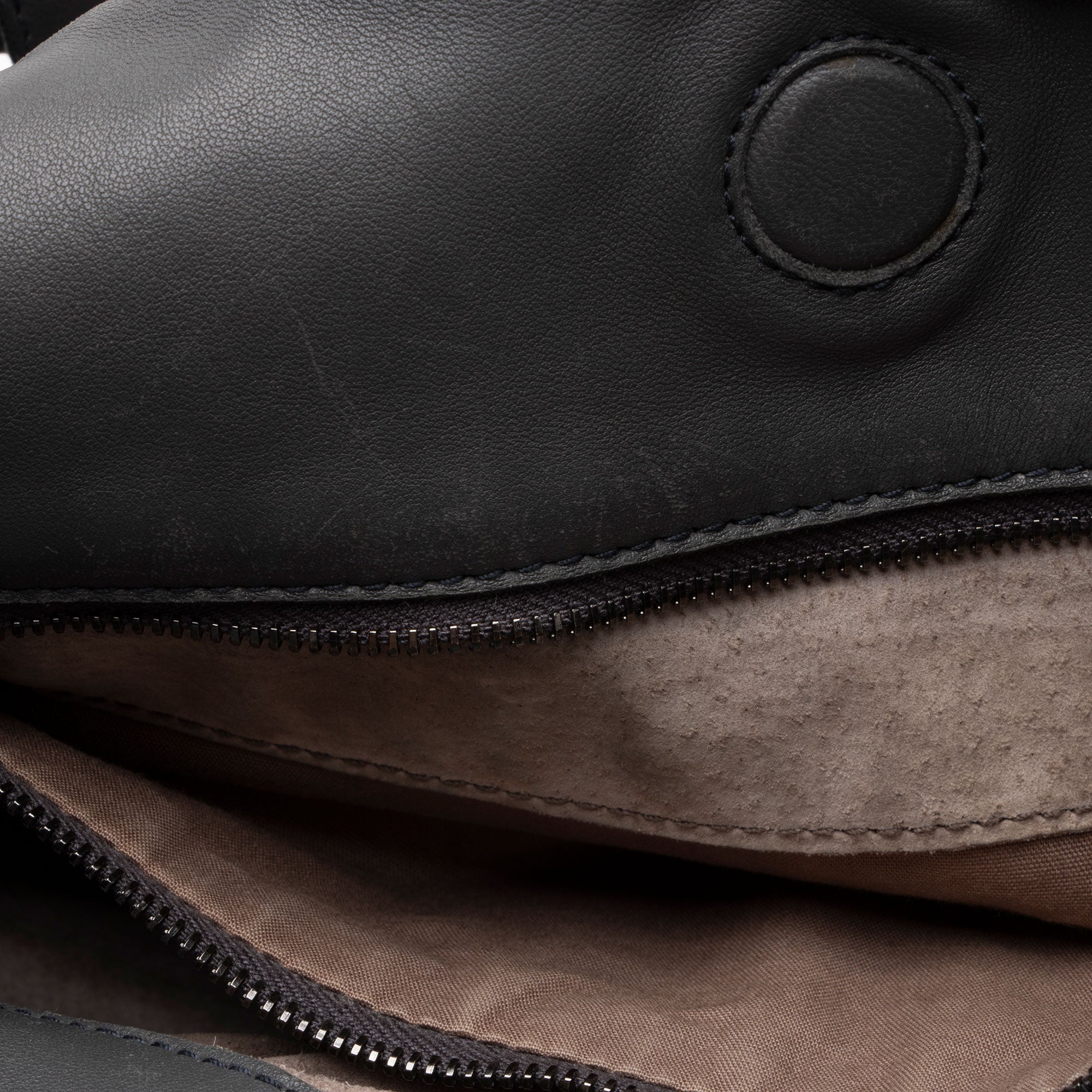 Bottega Veneta Intrecciato Nappa Campana Medium Shoulder Bag (SHF-a7yNeU)