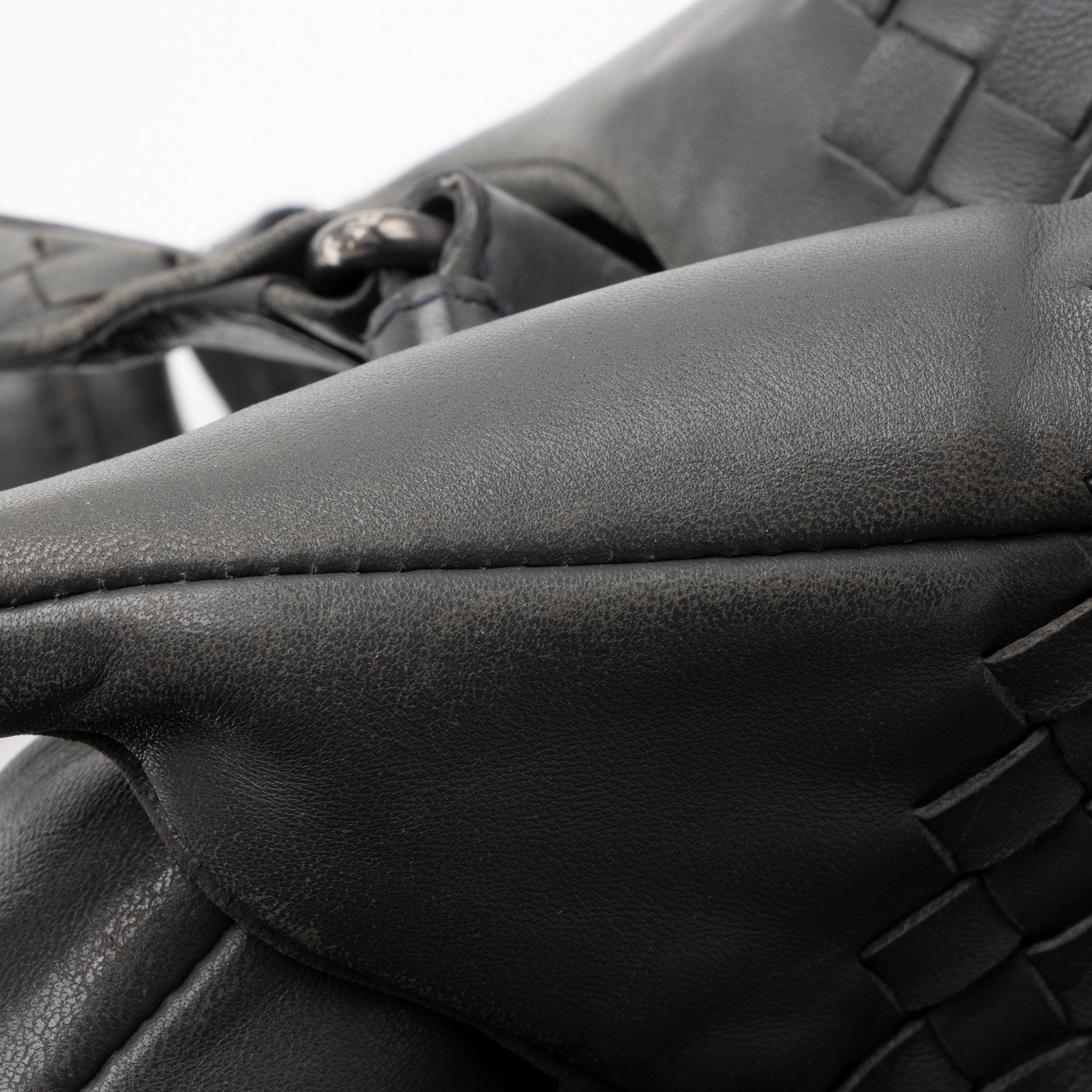 Bottega Veneta Intrecciato Nappa Campana Medium Shoulder Bag (SHF-a7yNeU)