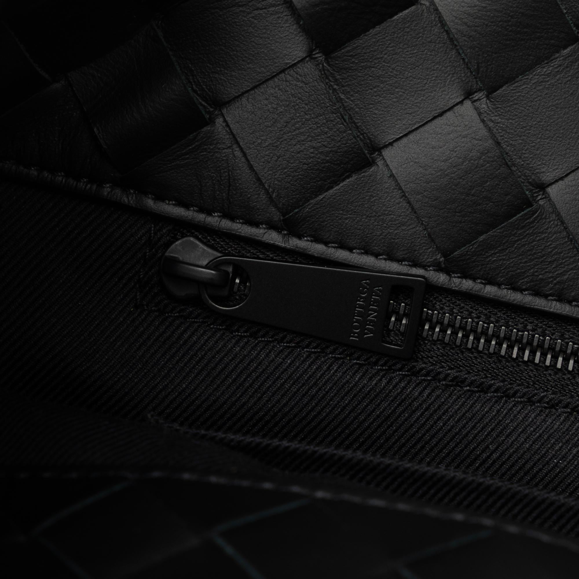 Bottega Veneta Intrecciato Tote Bag (SHG-Q1swMw)