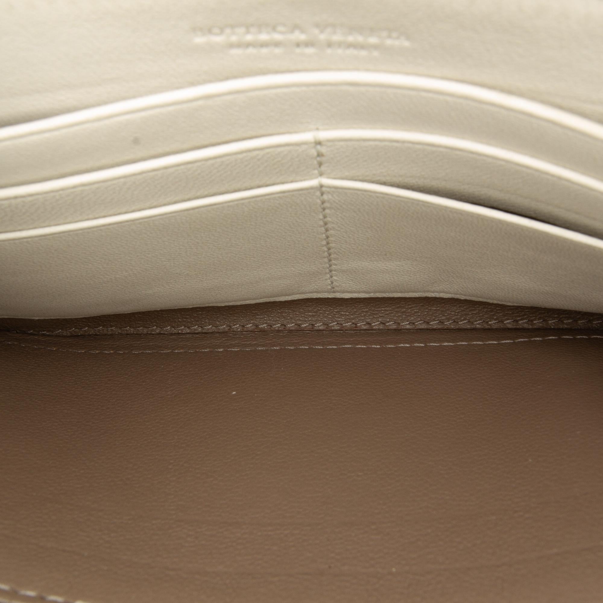 Bottega Veneta Intrecciato Zip Around Long Wallet (SHG-cBYpjx)