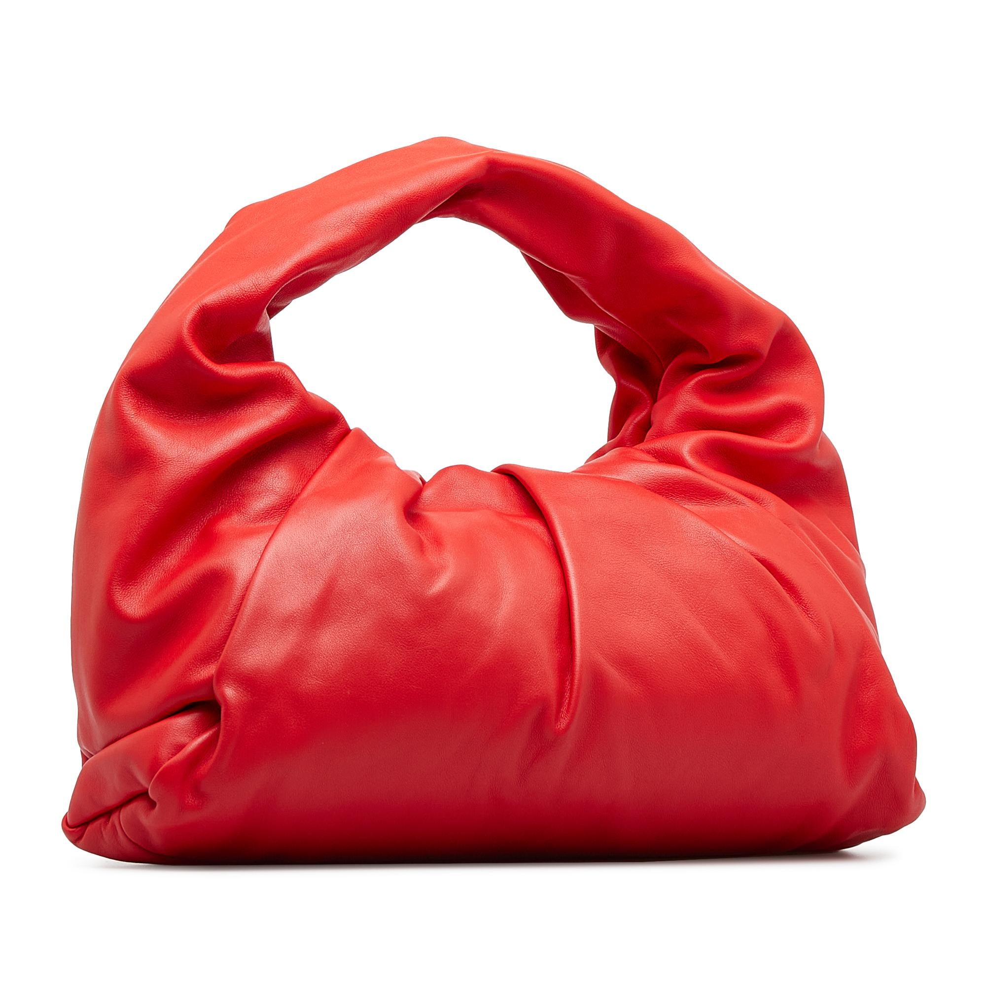 Bottega Veneta Lambskin The Shoulder Pouch (SHG-M6VsQ5)