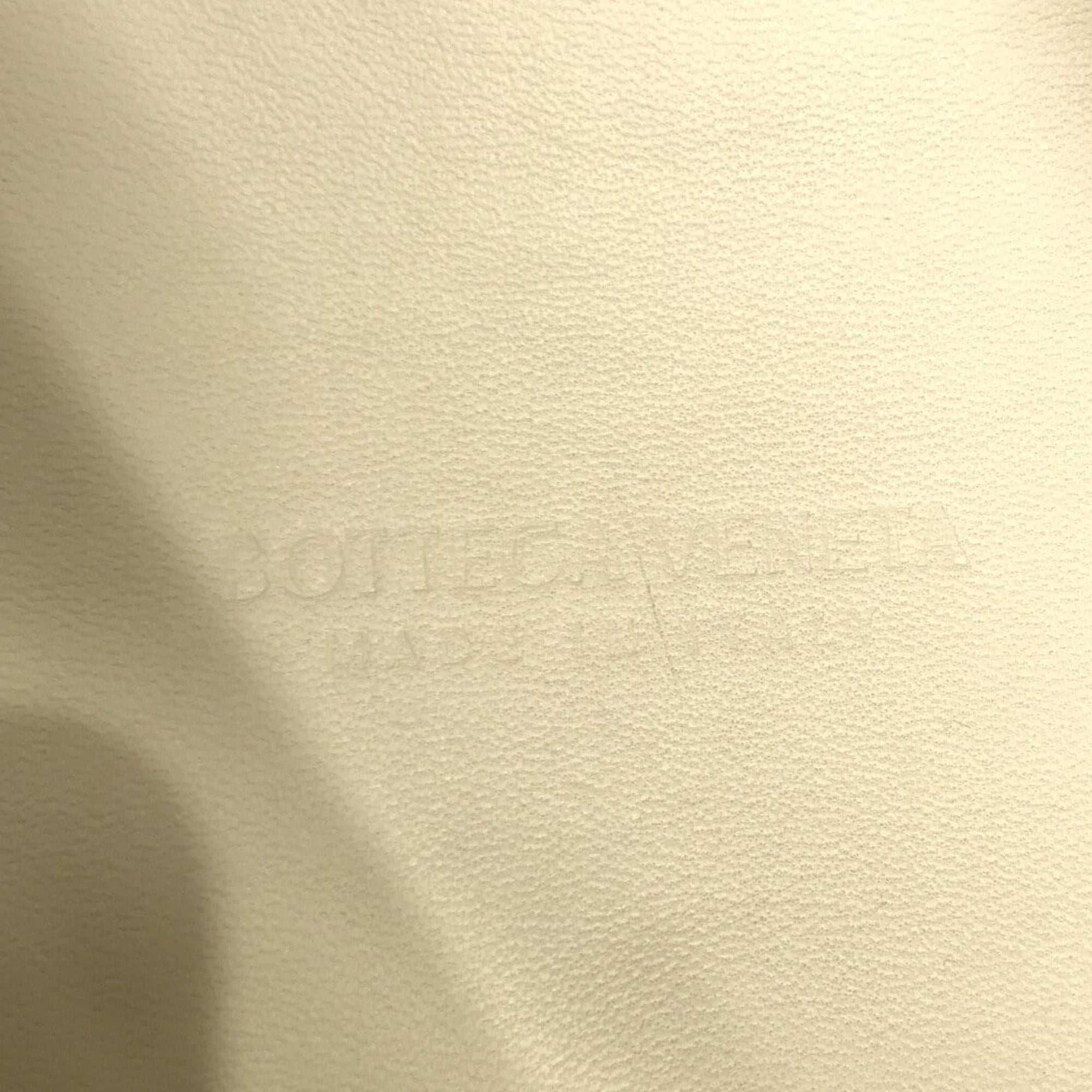 Bottega Veneta Large Maxi Intrecciato Arco Tote (SHG-cBLzn9)