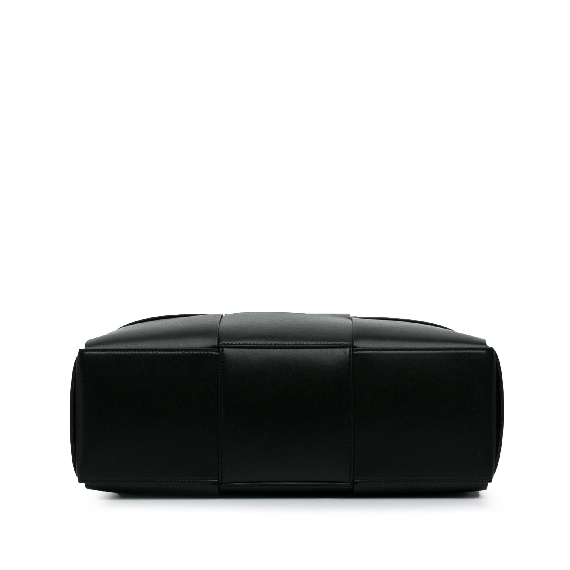 Bottega Veneta Maxi Intrecciato Arco Briefcase (SHG-GSkGKV)