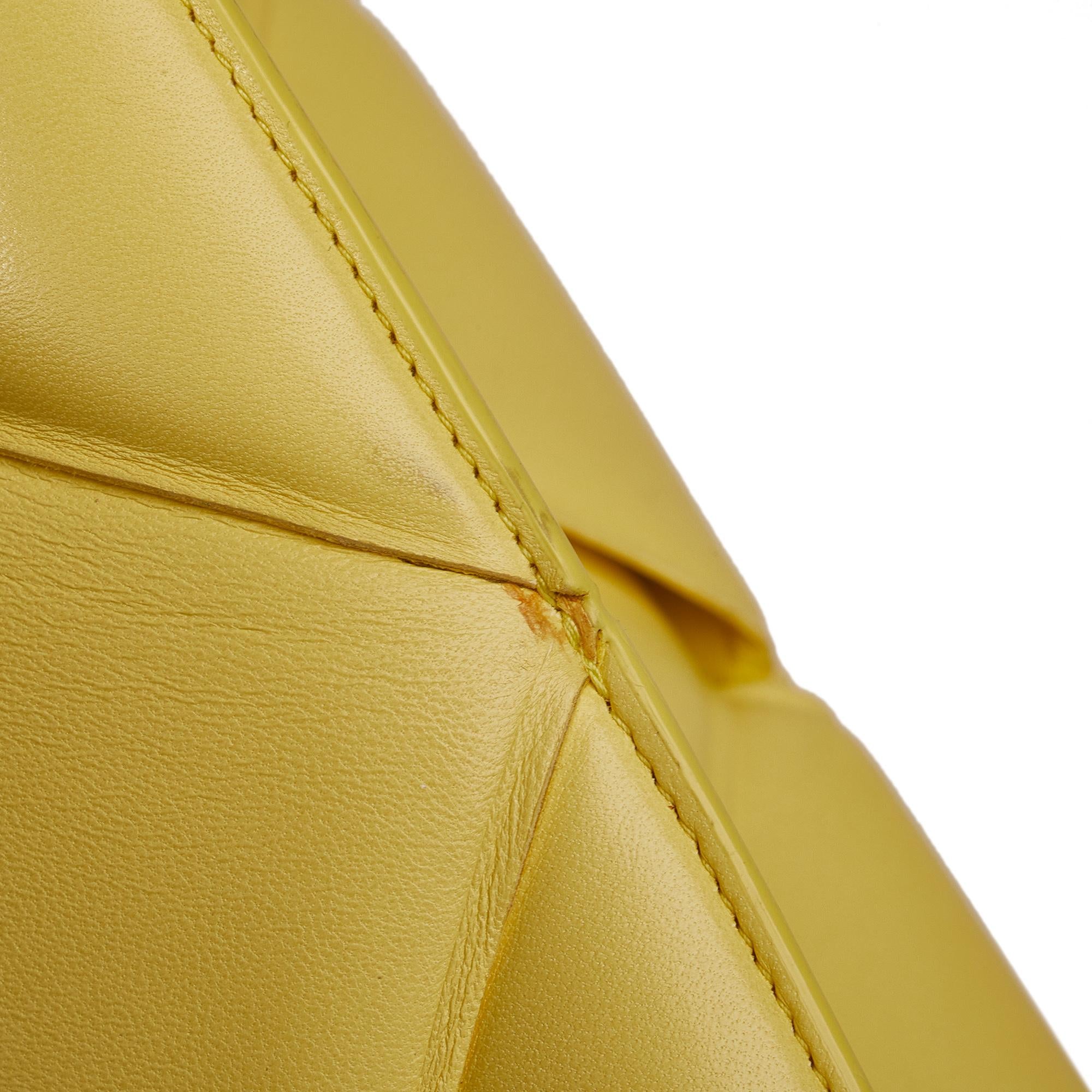Bottega Veneta Maxi Intrecciato Padded Leather Satchel (SHG-TXVGuv)