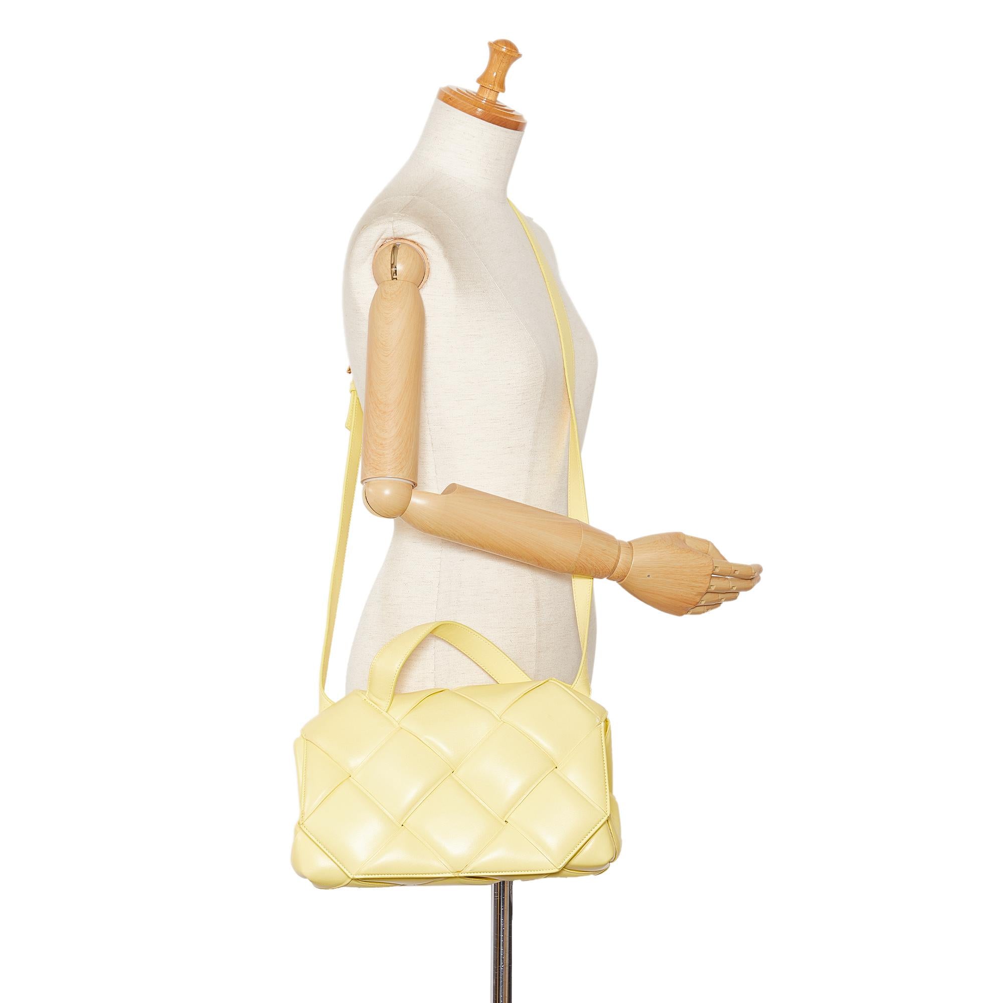Bottega Veneta Maxi Intrecciato Padded Leather Satchel (SHG-TXVGuv)