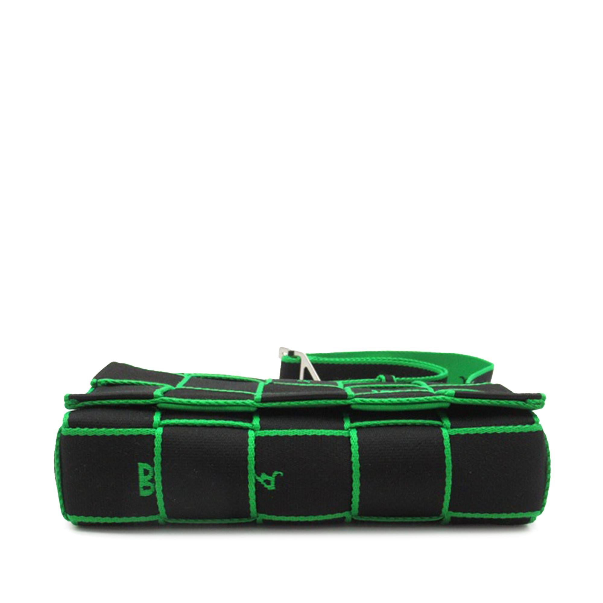 Bottega Veneta Maxi Intrecciato Webbing Cassette Crossbody (SHG-0niFu6)