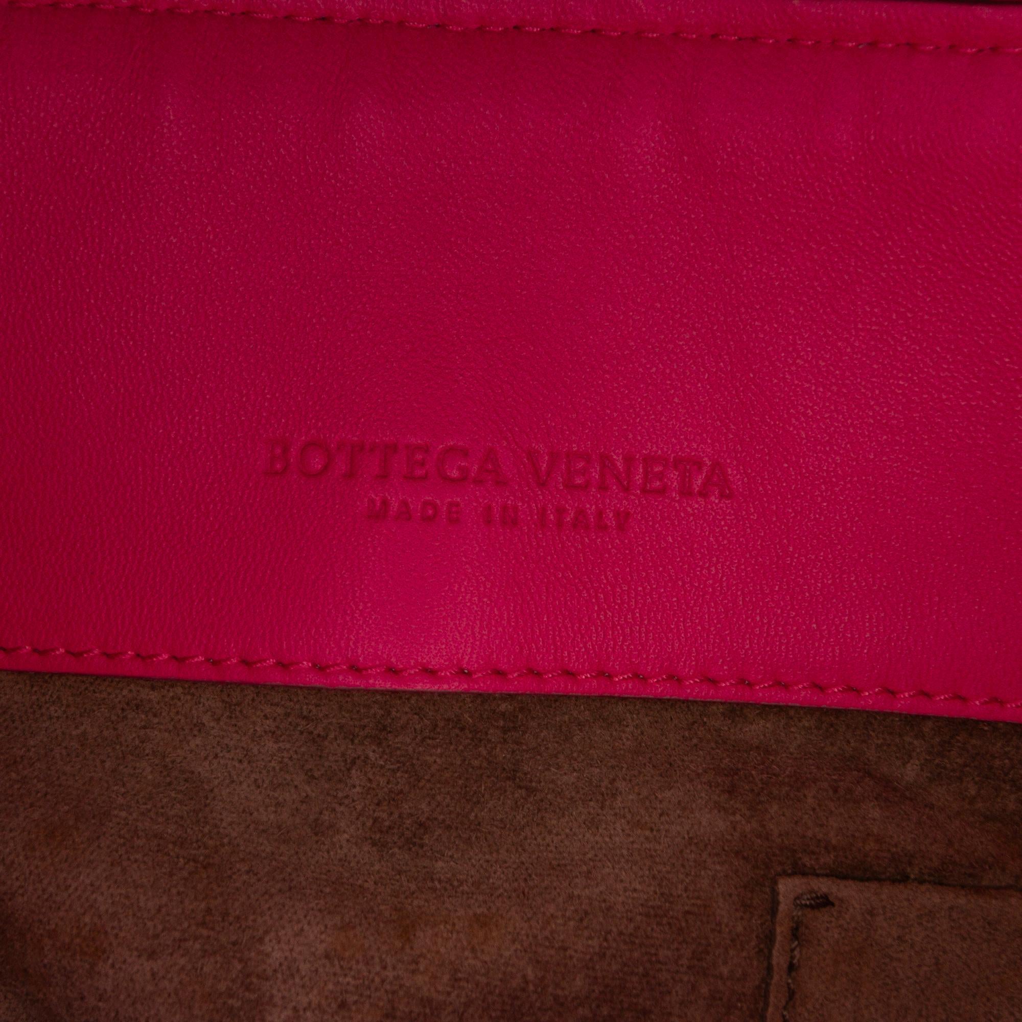 Bottega Veneta Medium Intrecciato Olimpia Shoulder Bag (SHG-RvNcA6)
