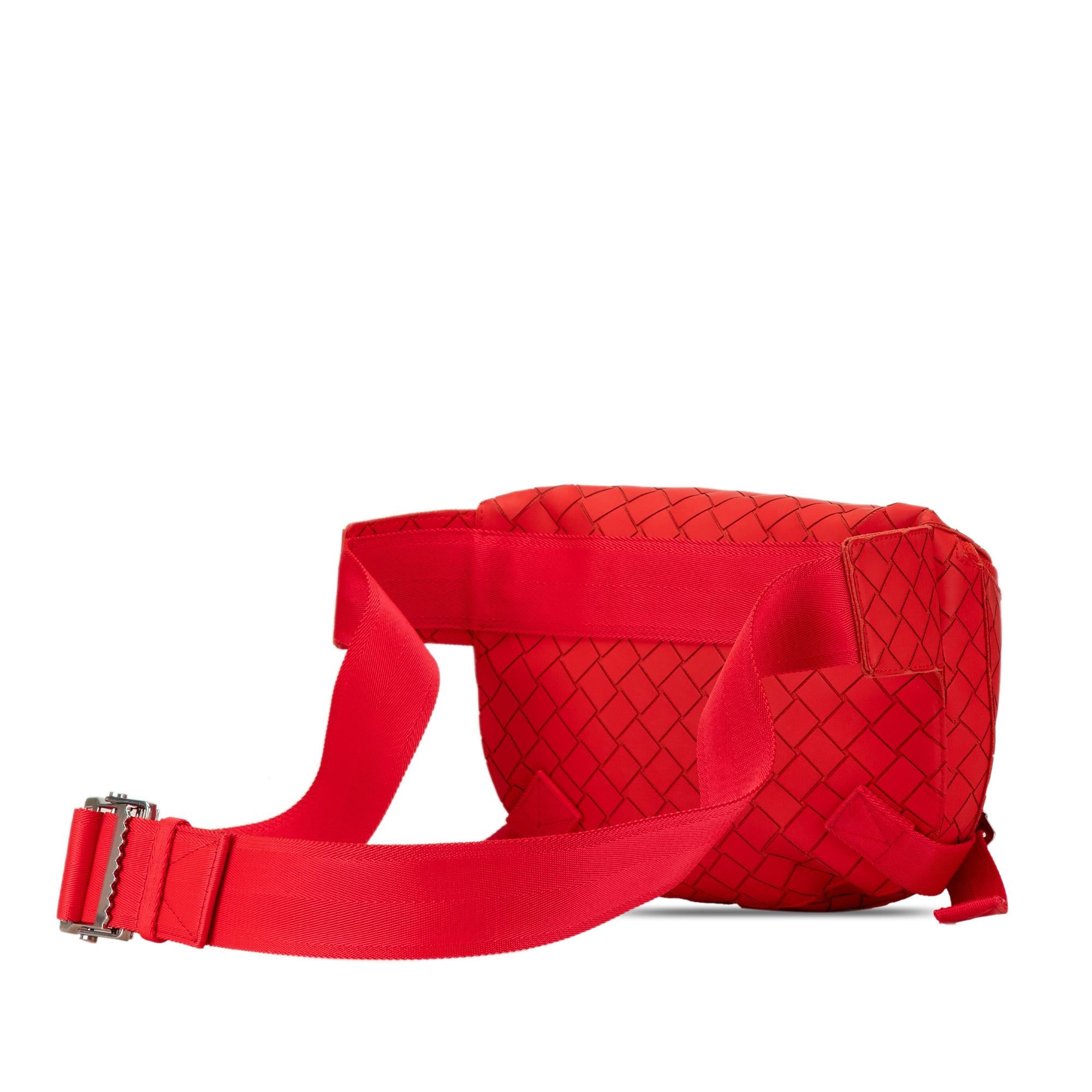 Bottega Veneta Nappa Intrecciato Carved Panels Belt Bag (SHG-nmECeT)