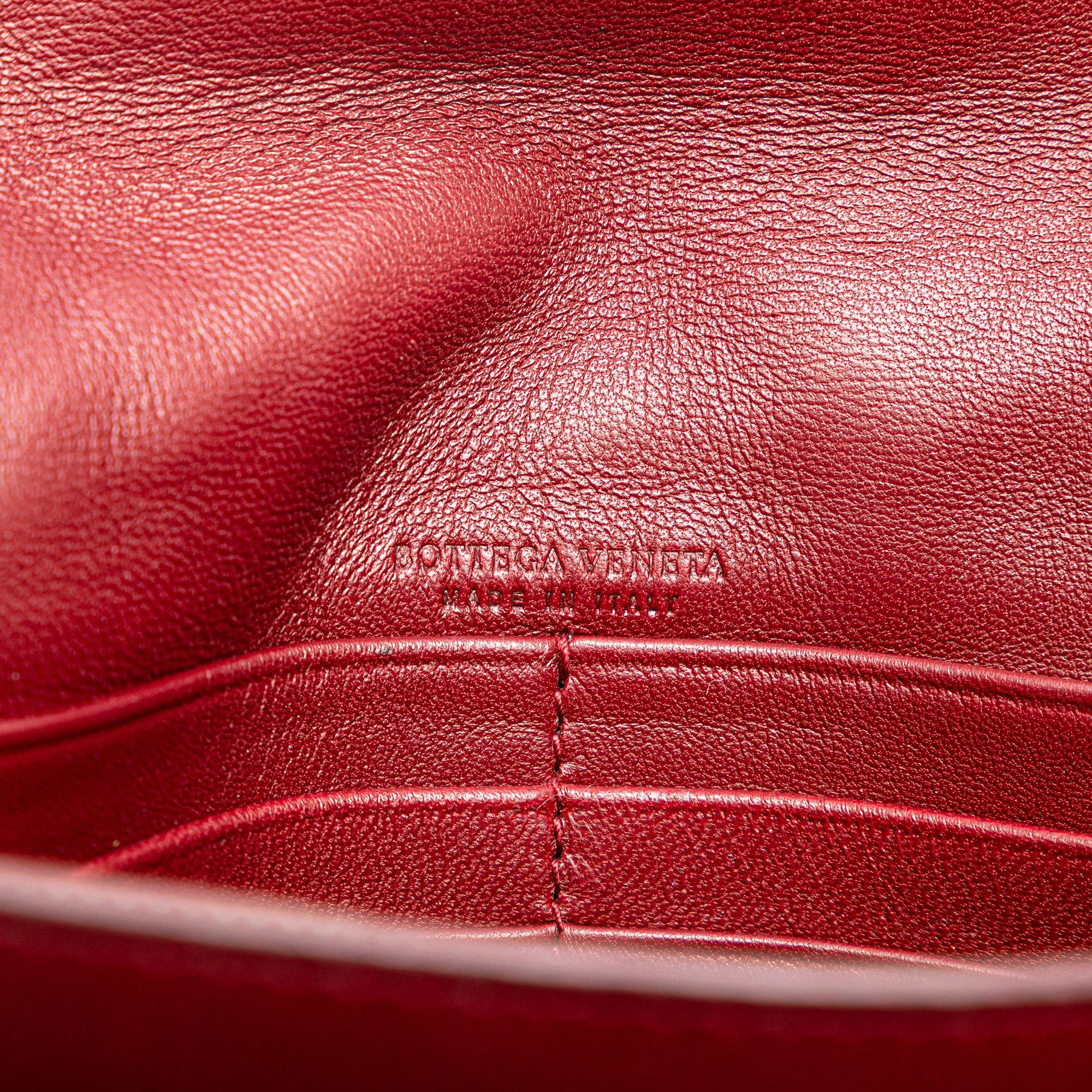Bottega Veneta Nappa Intrecciato Wallet On Chain (SHG-tseuXQ)