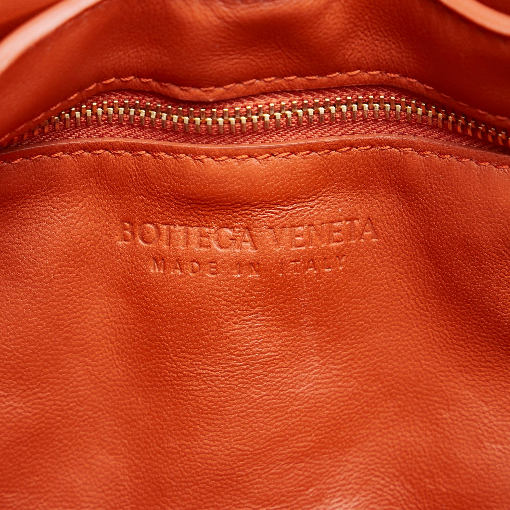 Bottega Veneta Padded Cassette Chain Satchel (SHG-Y9CA1z)