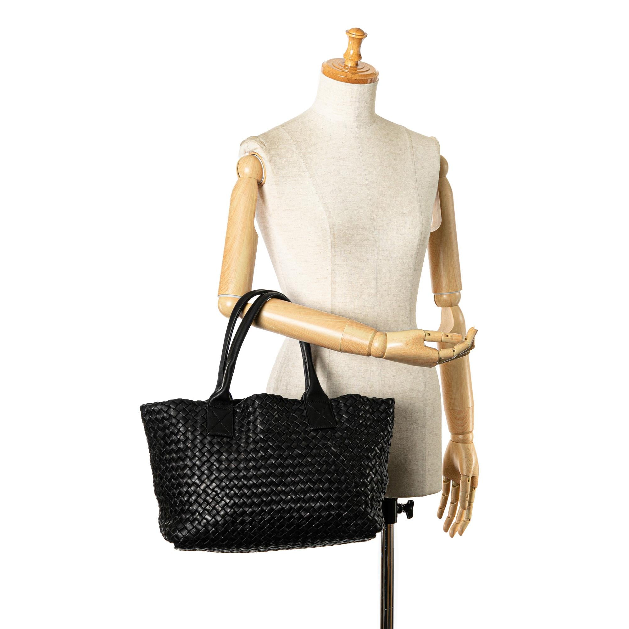 Bottega Veneta Small Intrecciato Cabat Tote (SHG-bjW6cs)