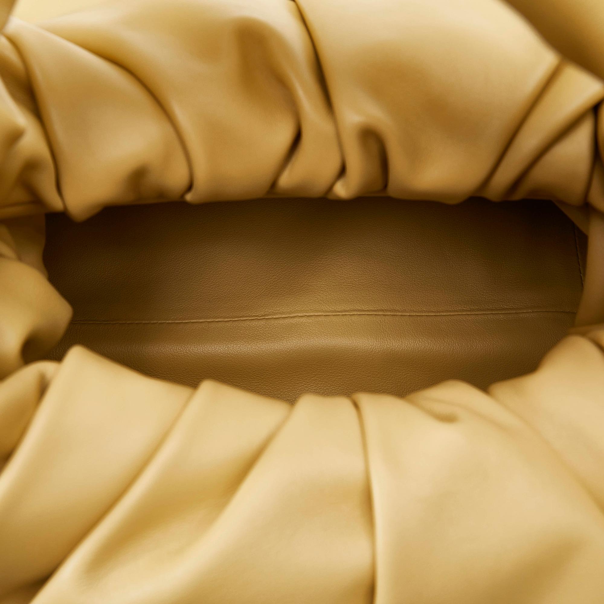 Bottega Veneta Small The Shoulder Pouch (SHG-FVvleR)