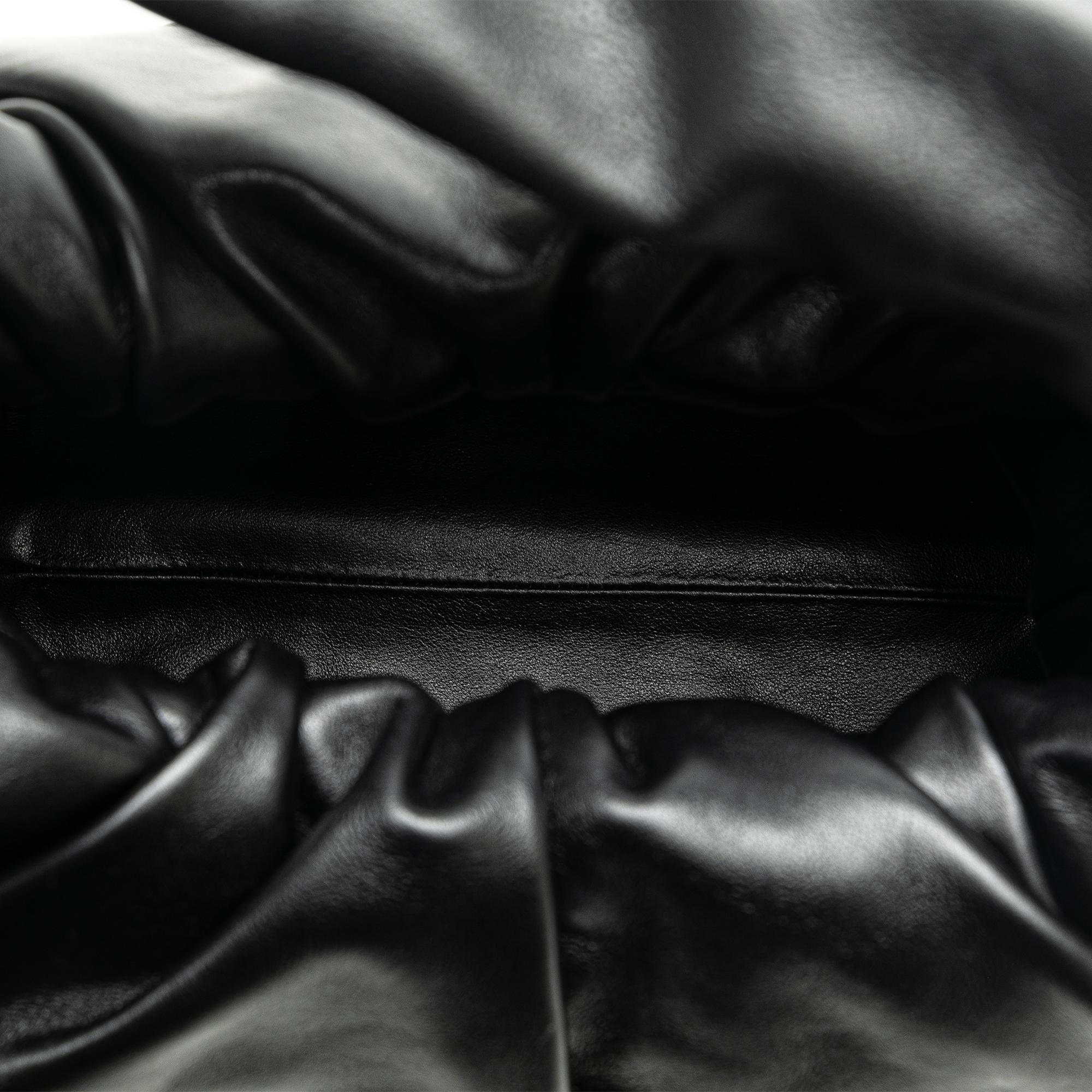 Bottega Veneta The Shoulder Pouch (SHG-RqoDZq)