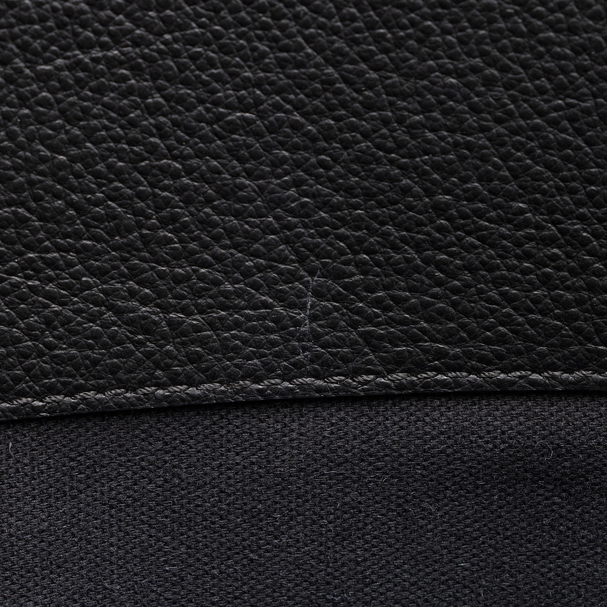 Burberry Calfskin Title Medium Tote (SHF-9V2VK1)