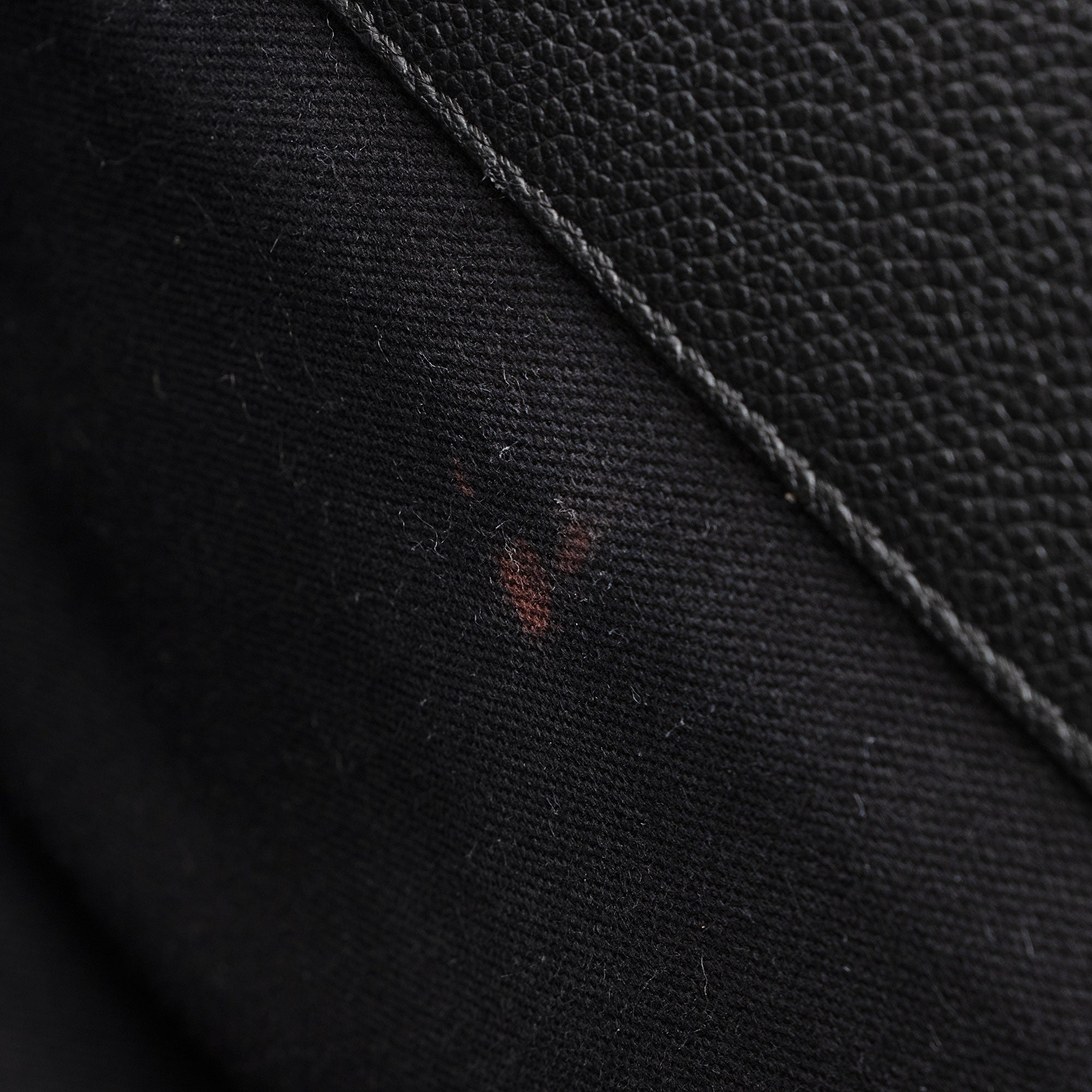 Burberry Calfskin Title Medium Tote (SHF-9V2VK1)