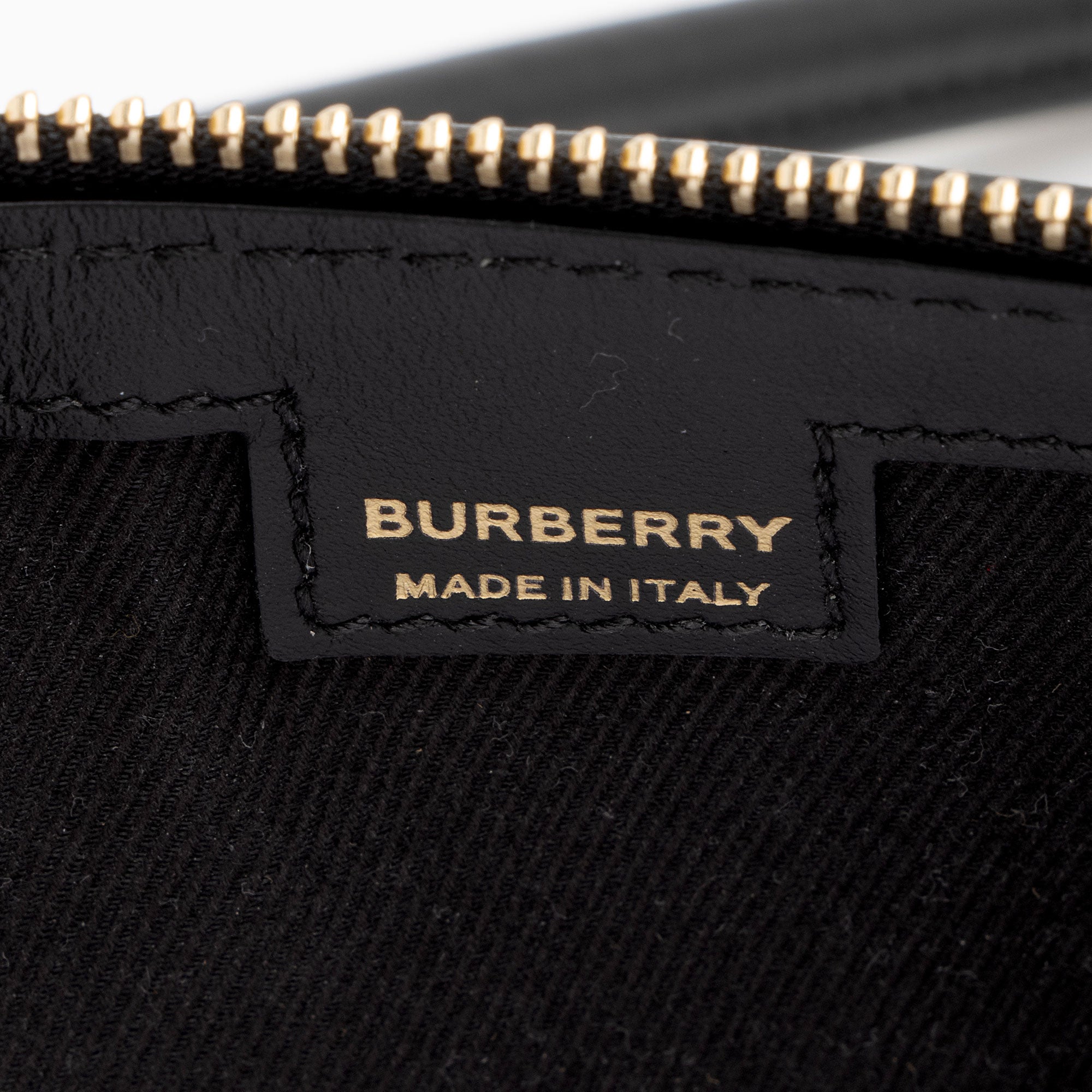 Burberry Calfskin Vintage Check Olympia Pouch (SHF-PuMRdV)
