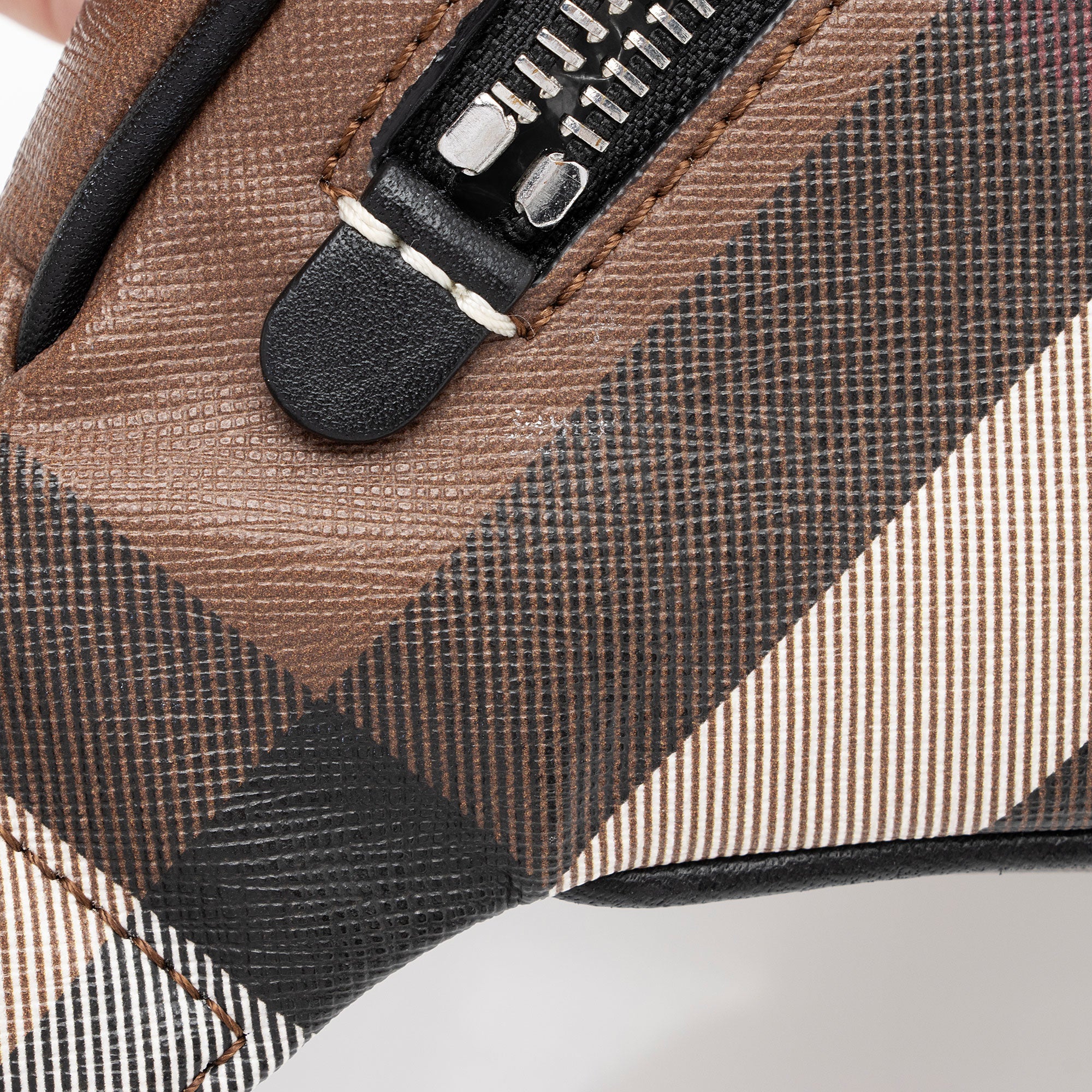 Burberry E-Canvas Check Cason Bum Bag (SHF-kefumV)