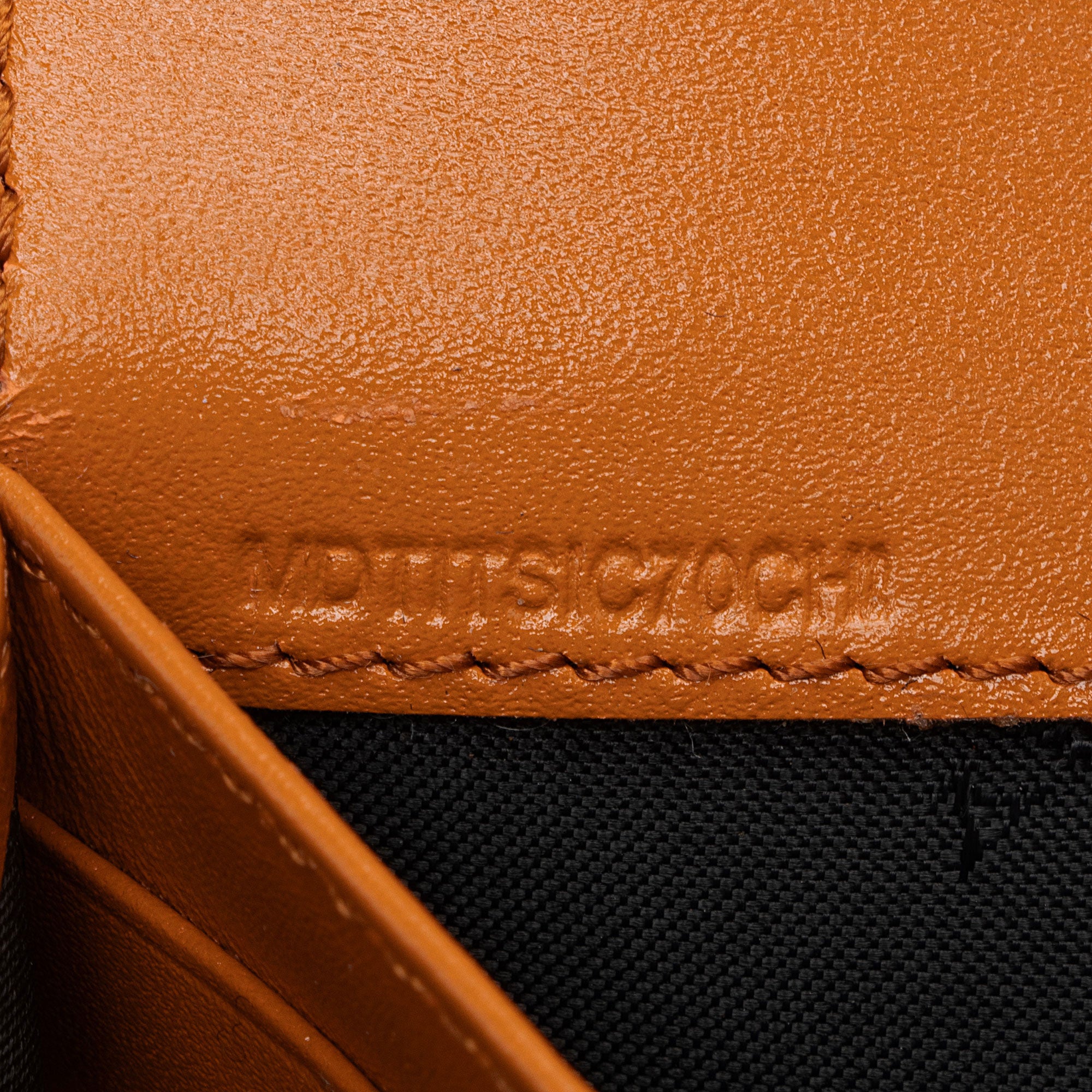 Burberry Embossed Leather Porter Wallet (SHF-QF78fN)