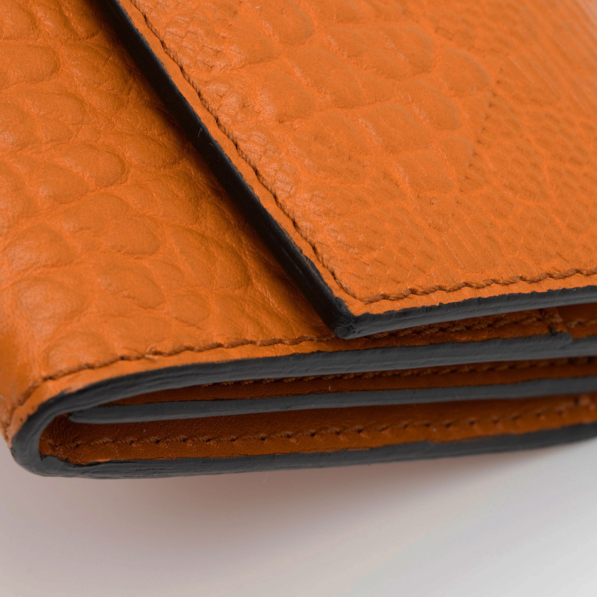 Burberry Embossed Leather Porter Wallet (SHF-QF78fN)