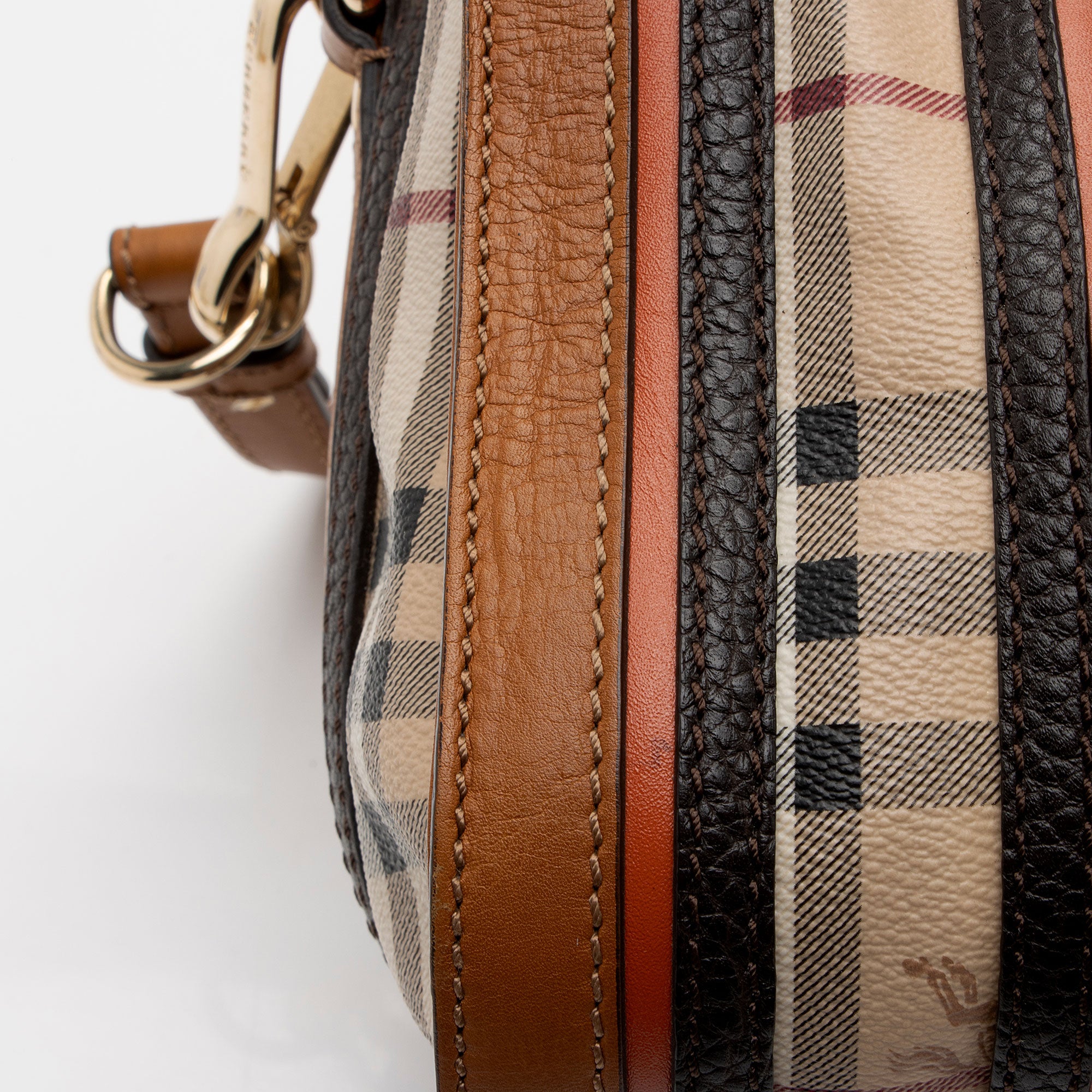 Burberry Haymarket Check Alchester Buckle Medium Bowling Bag (SHF-JHqu0h)