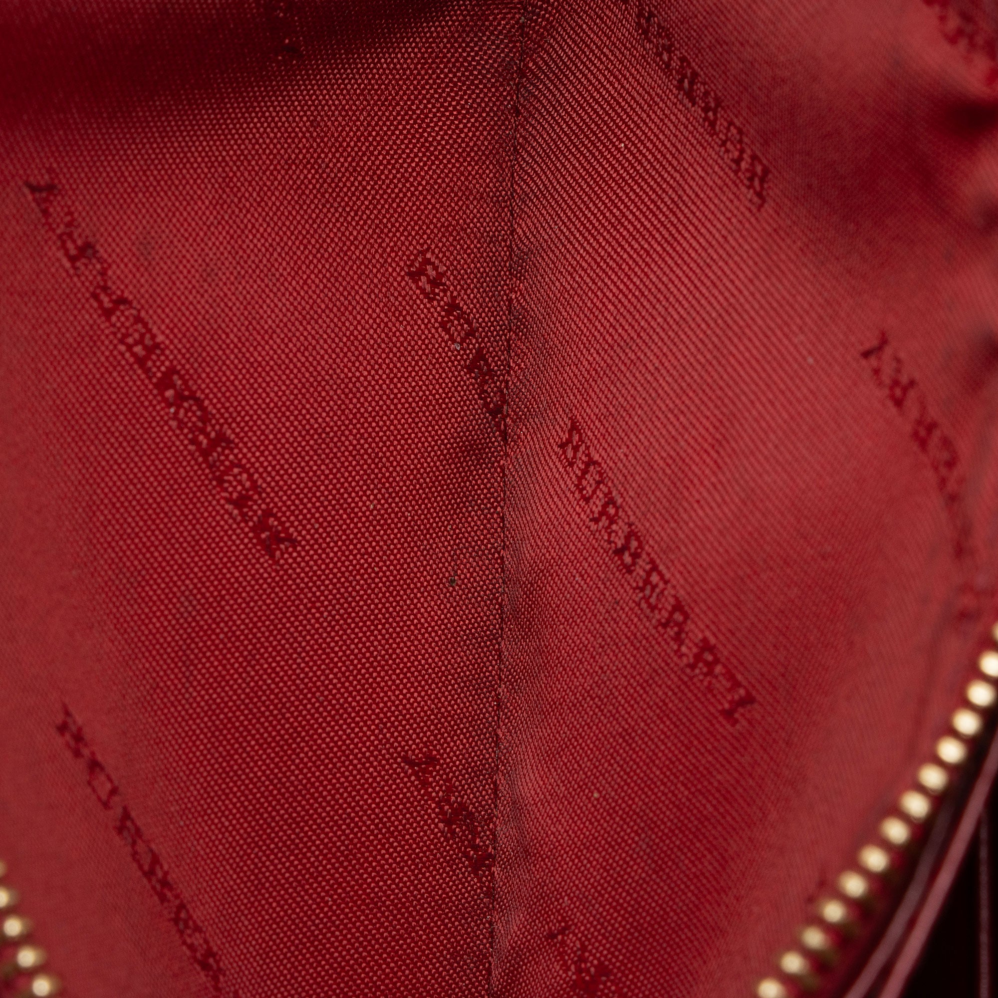 Burberry Haymarket Check Zip Around Wallet (SHF-8zBWAj)