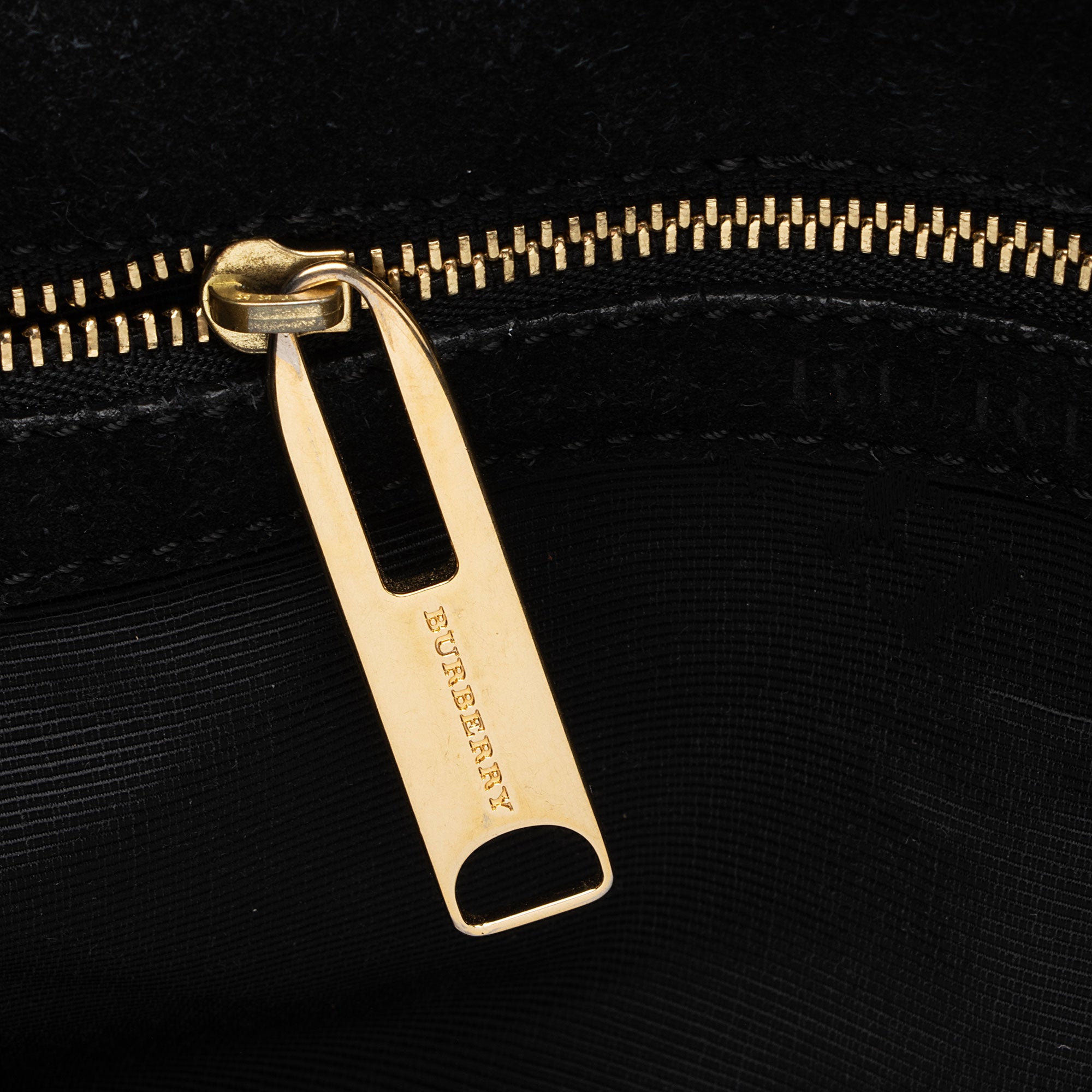 Burberry Heritage Grain Leather Mildenhall Medium Crossbody Bag (SHF-gM24Ci)