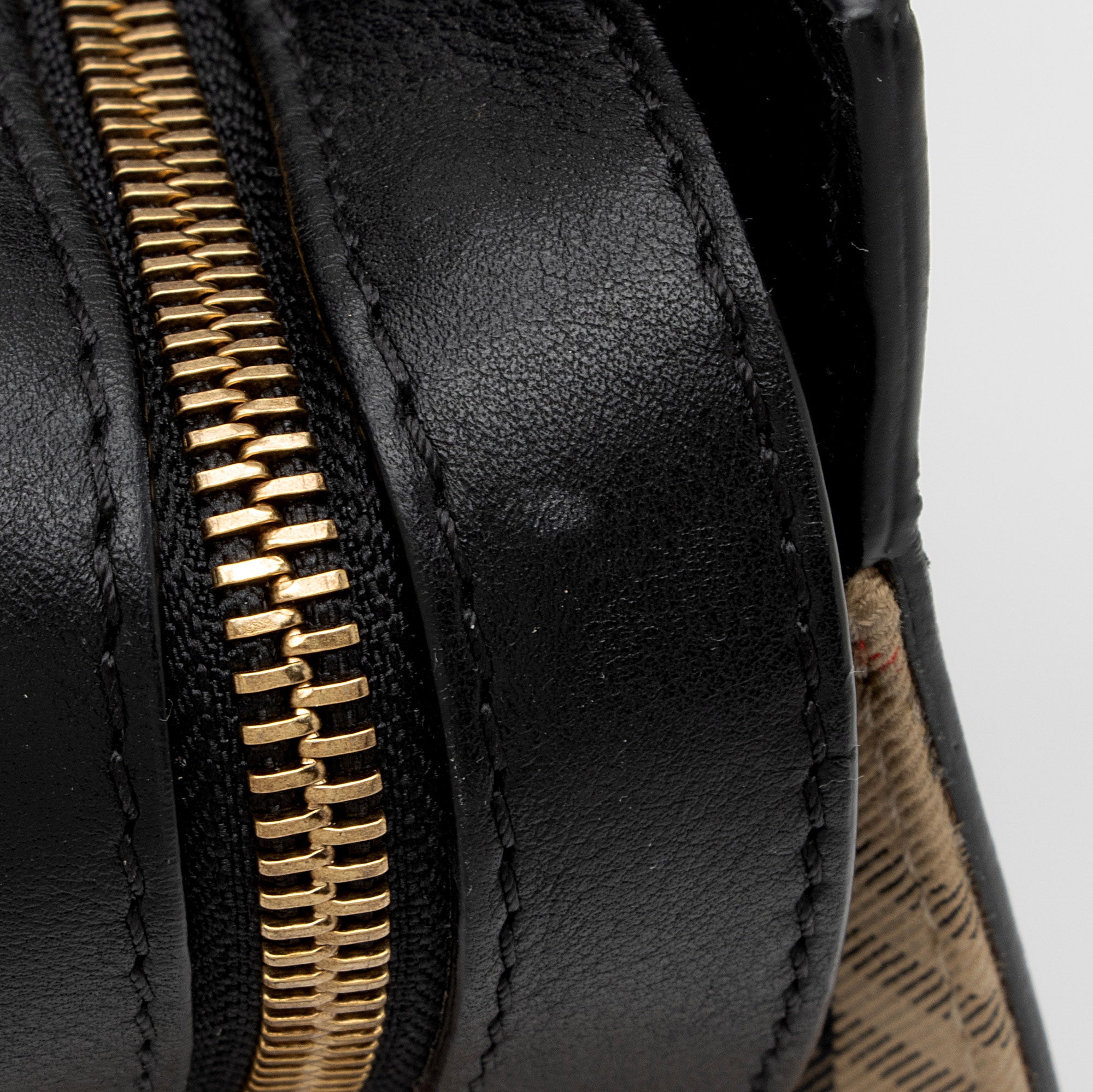 Burberry Vintage Check 1983 Link Zip Tote (SHF-DCHhVW)