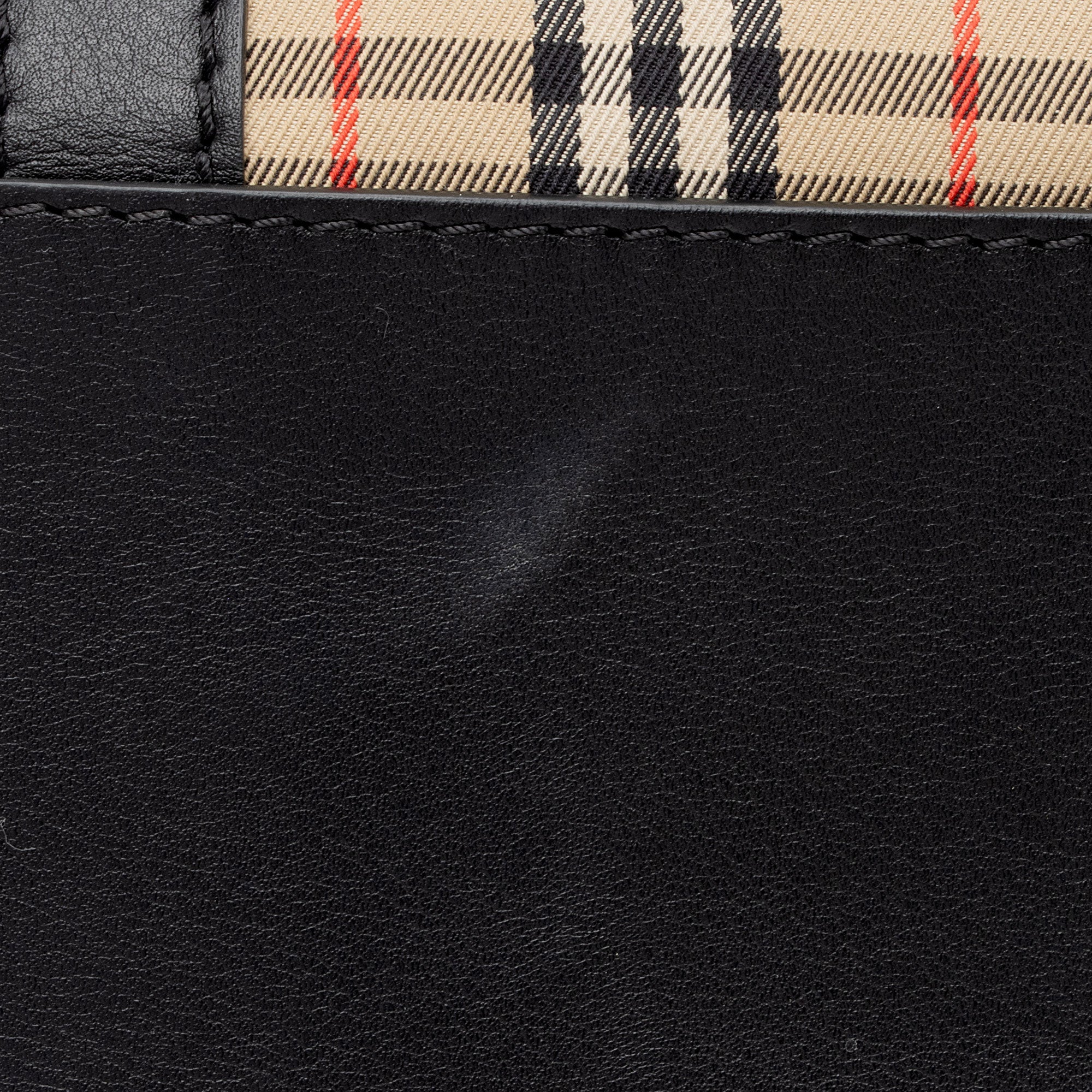 Burberry Vintage Check 1983 Link Zip Tote (SHF-DCHhVW)