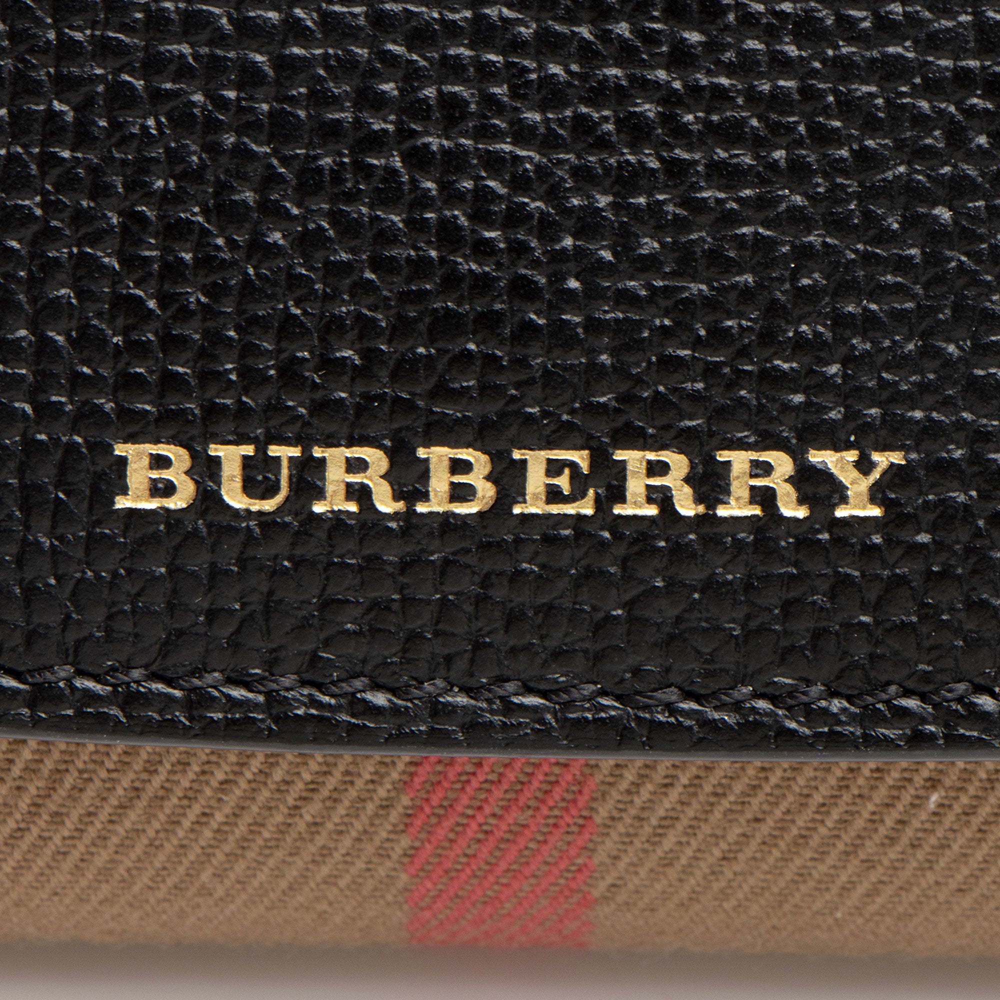 Burberry House Check Henley Chain Wallet (SHF-s1Vb4C)