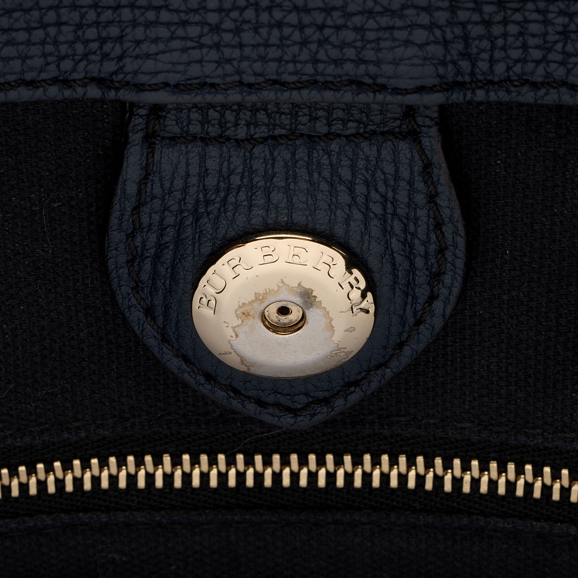 Burberry House Check Leather Banner Medium Tote (SHF-8z38Ea)