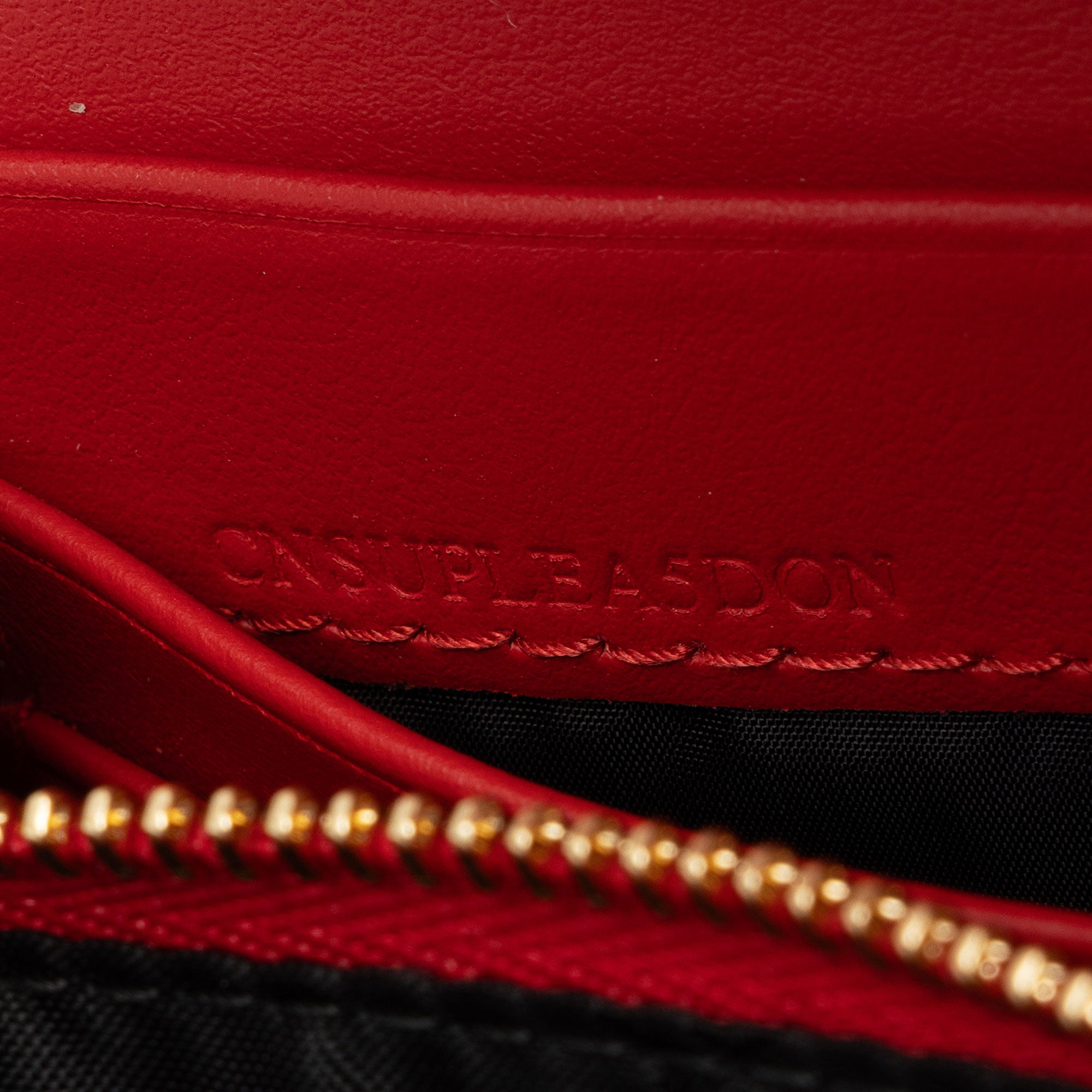 Burberry House Check Leather Hannah Wallet on Strap (SHF-eQV5N5)