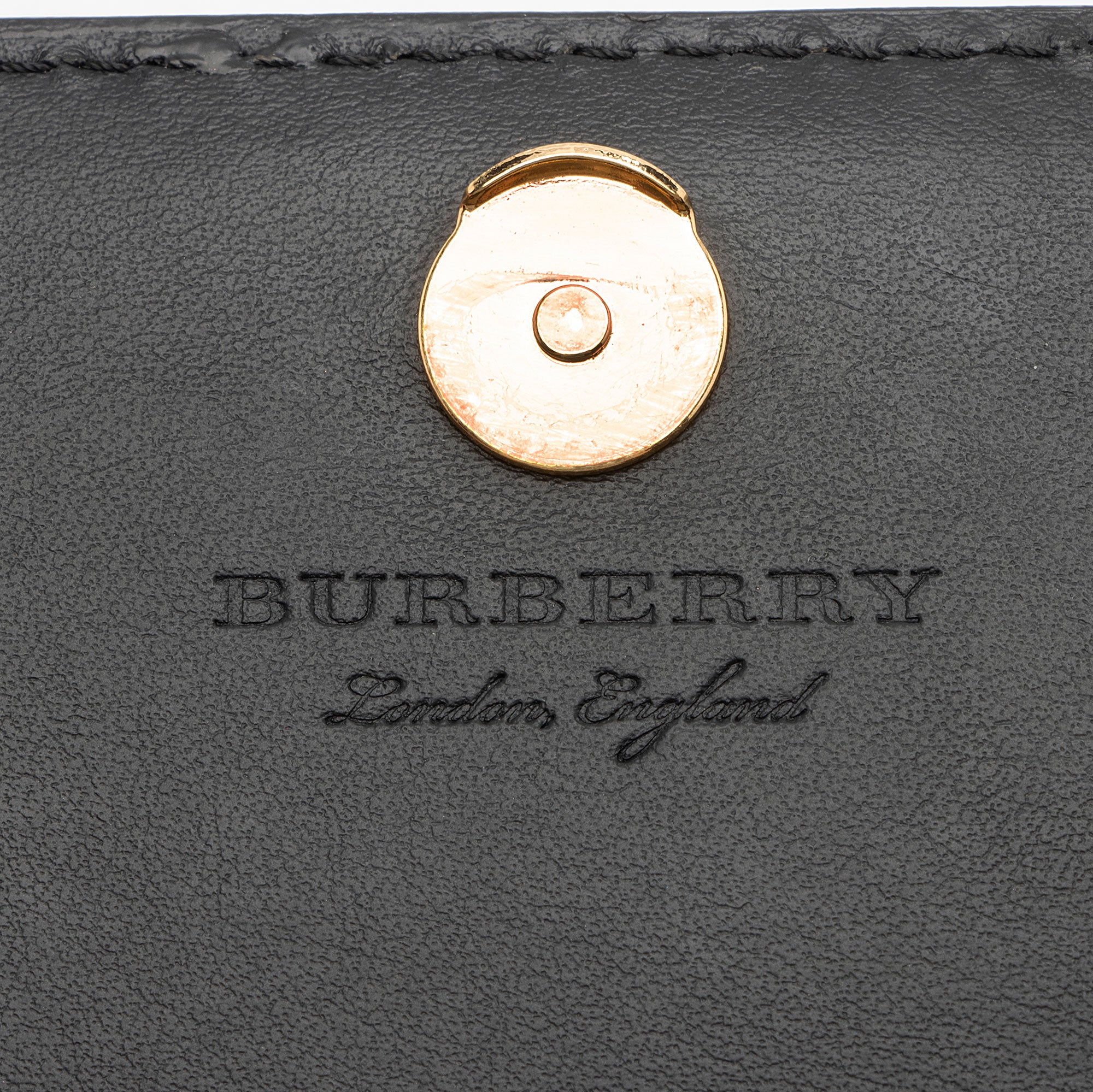 Burberry House Check Wallet on Chain