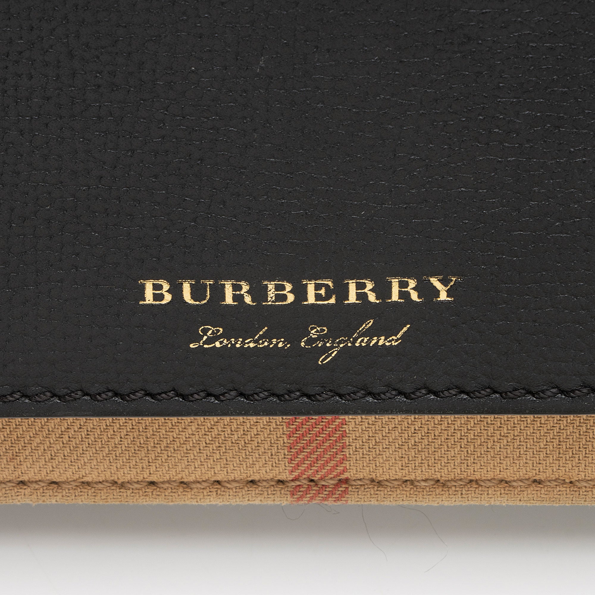 Burberry House Check Wallet on Chain