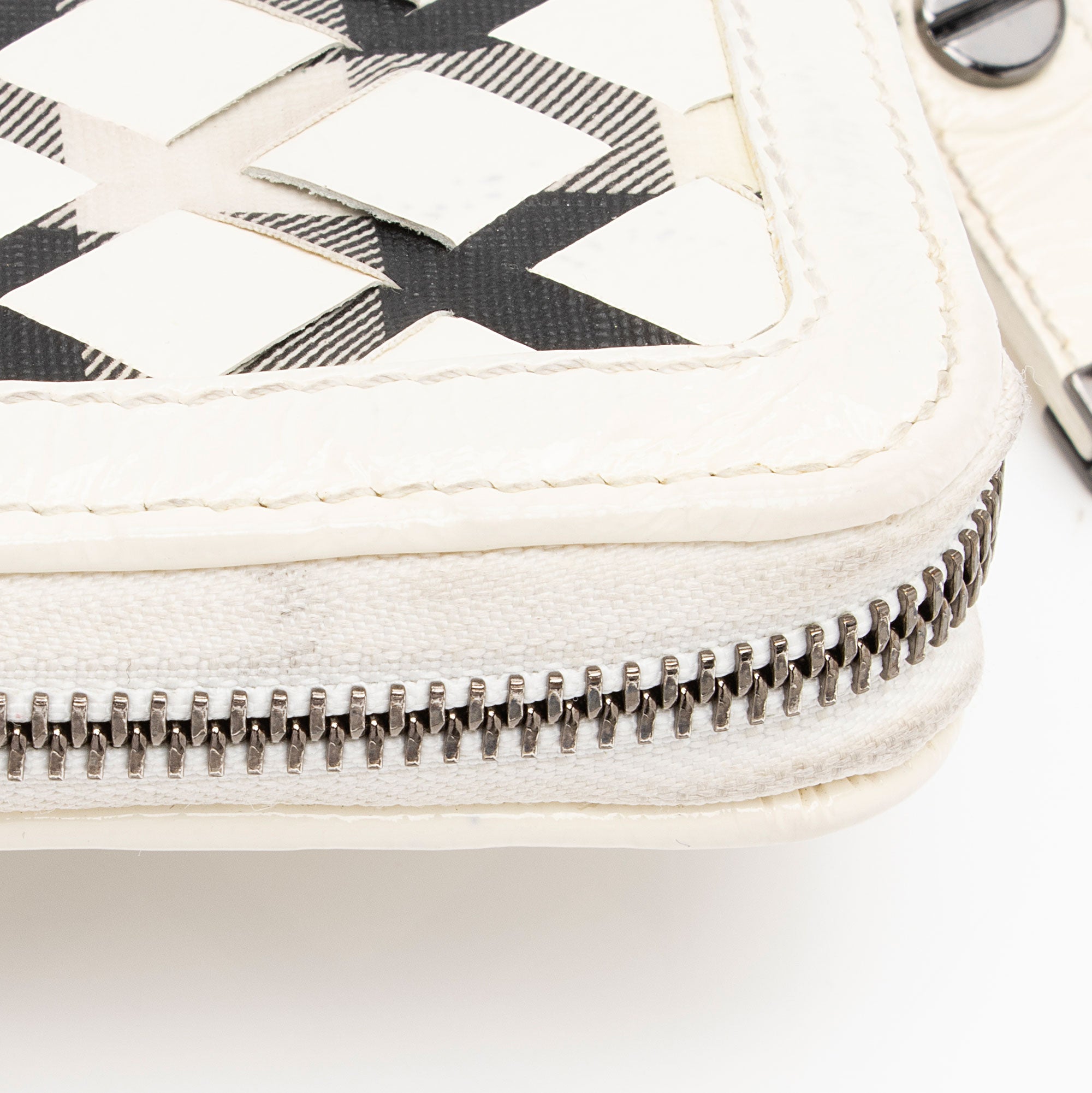 Burberry House Check Woven Zip Around Wallet (SHF-CERZ19)