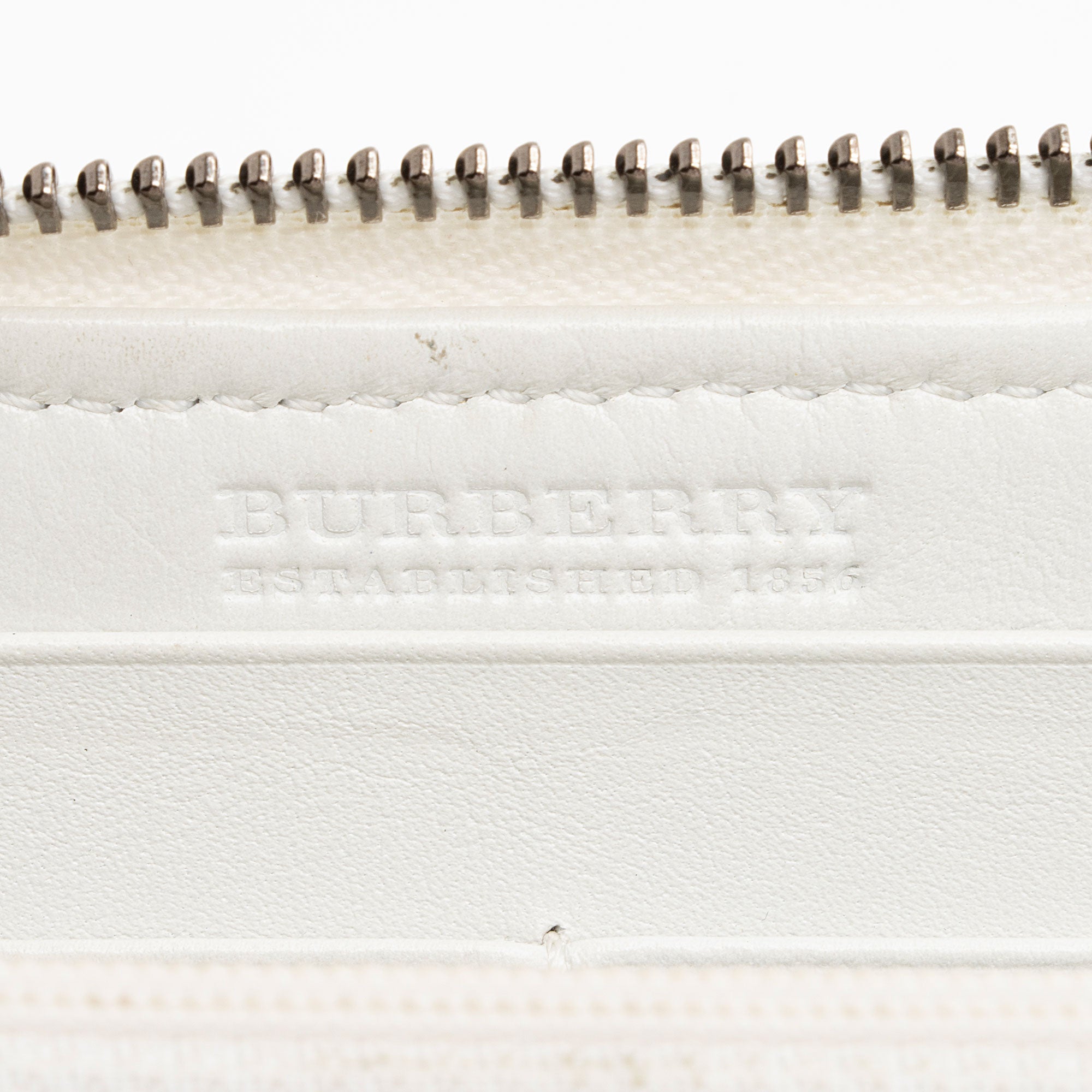 Burberry House Check Woven Zip Around Wallet (SHF-CERZ19)