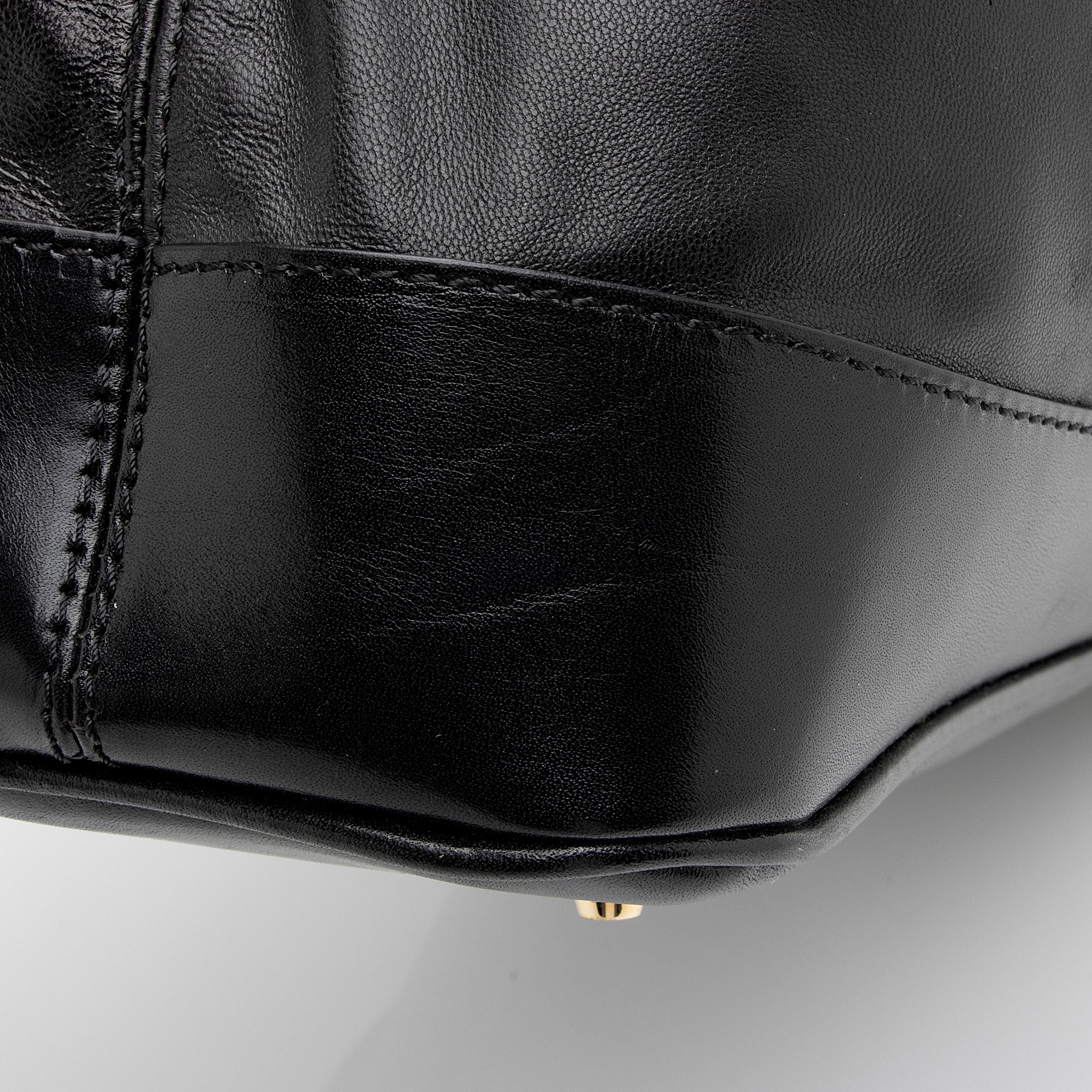 Burberry Lambskin Hepburn Convertible Tote (SHF-FHPl7M)